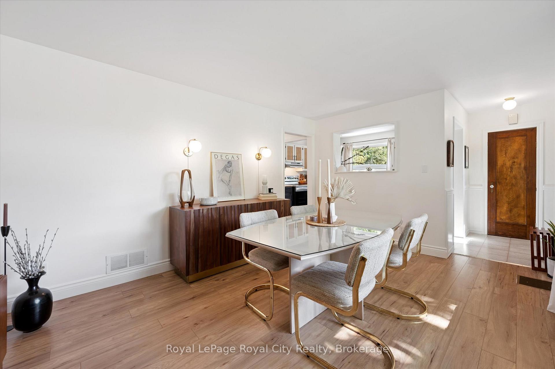 Photo 12 of 43 Vancouver Drive, Guelph, St. George's — HOMEH
