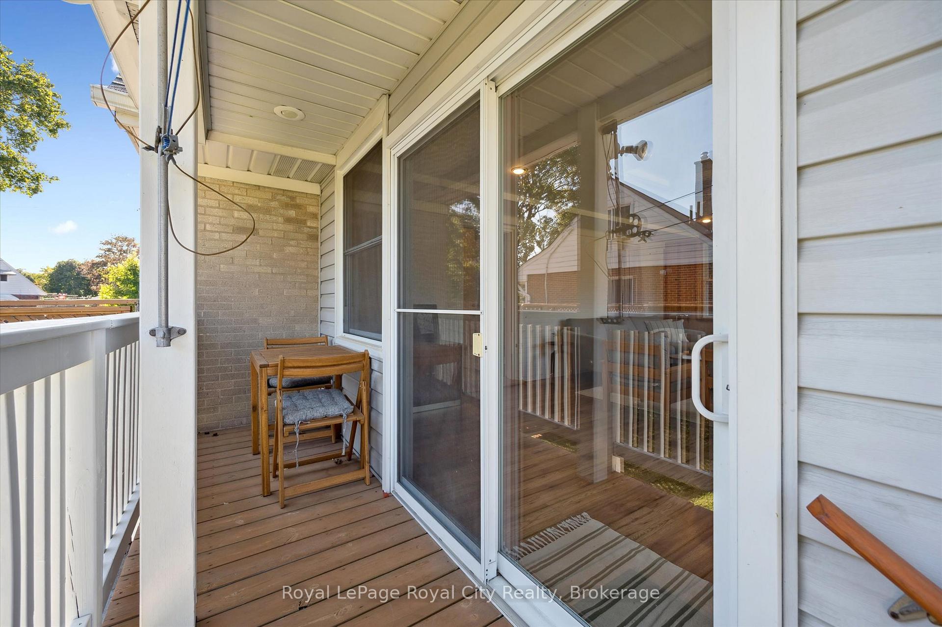 Photo 28 of 43 Vancouver Drive, Guelph, St. George's — HOMEH