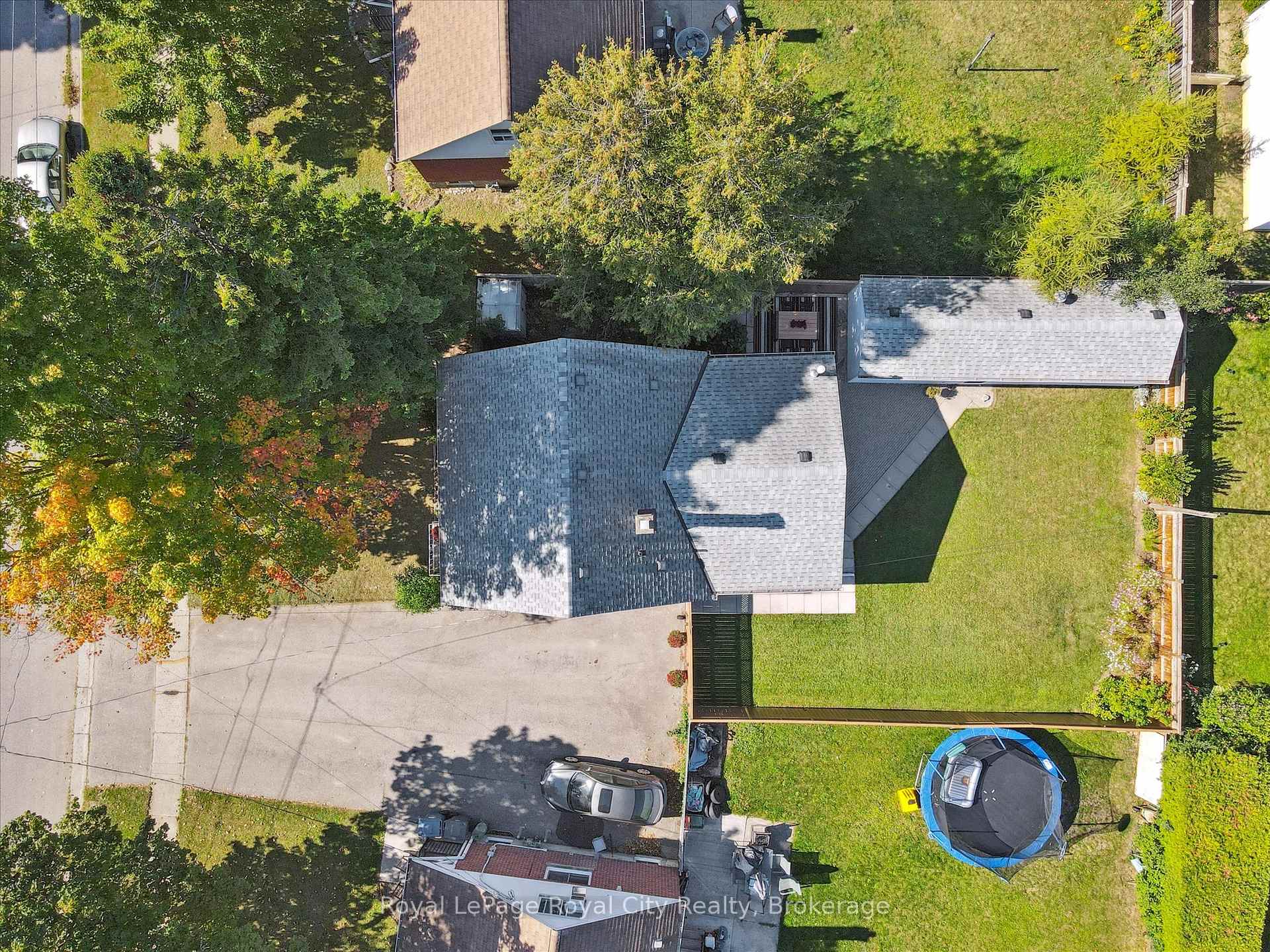 Photo 42 of 43 Vancouver Drive, Guelph, St. George's — HOMEH