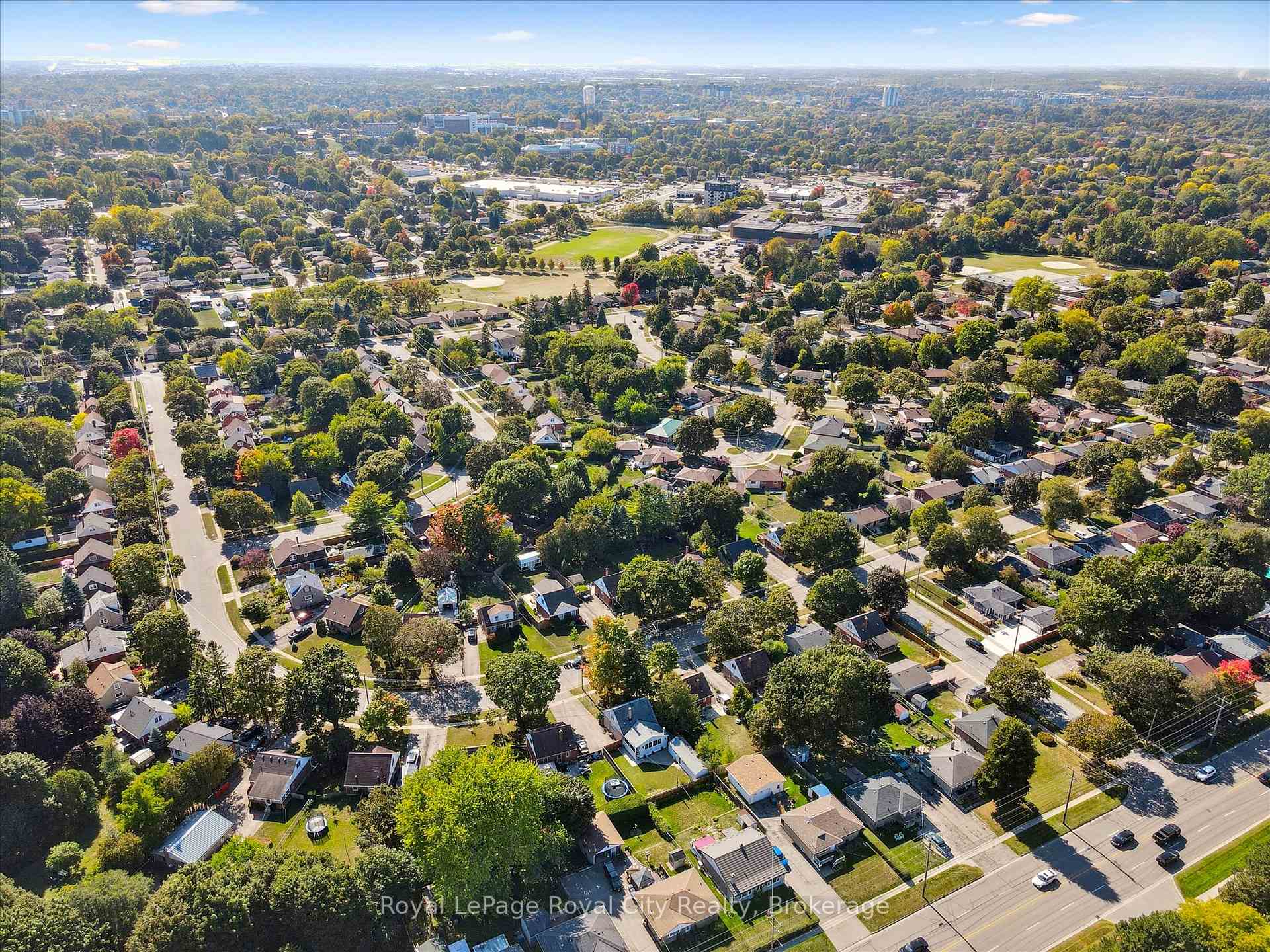 Photo 44 of 43 Vancouver Drive, Guelph, St. George's — HOMEH