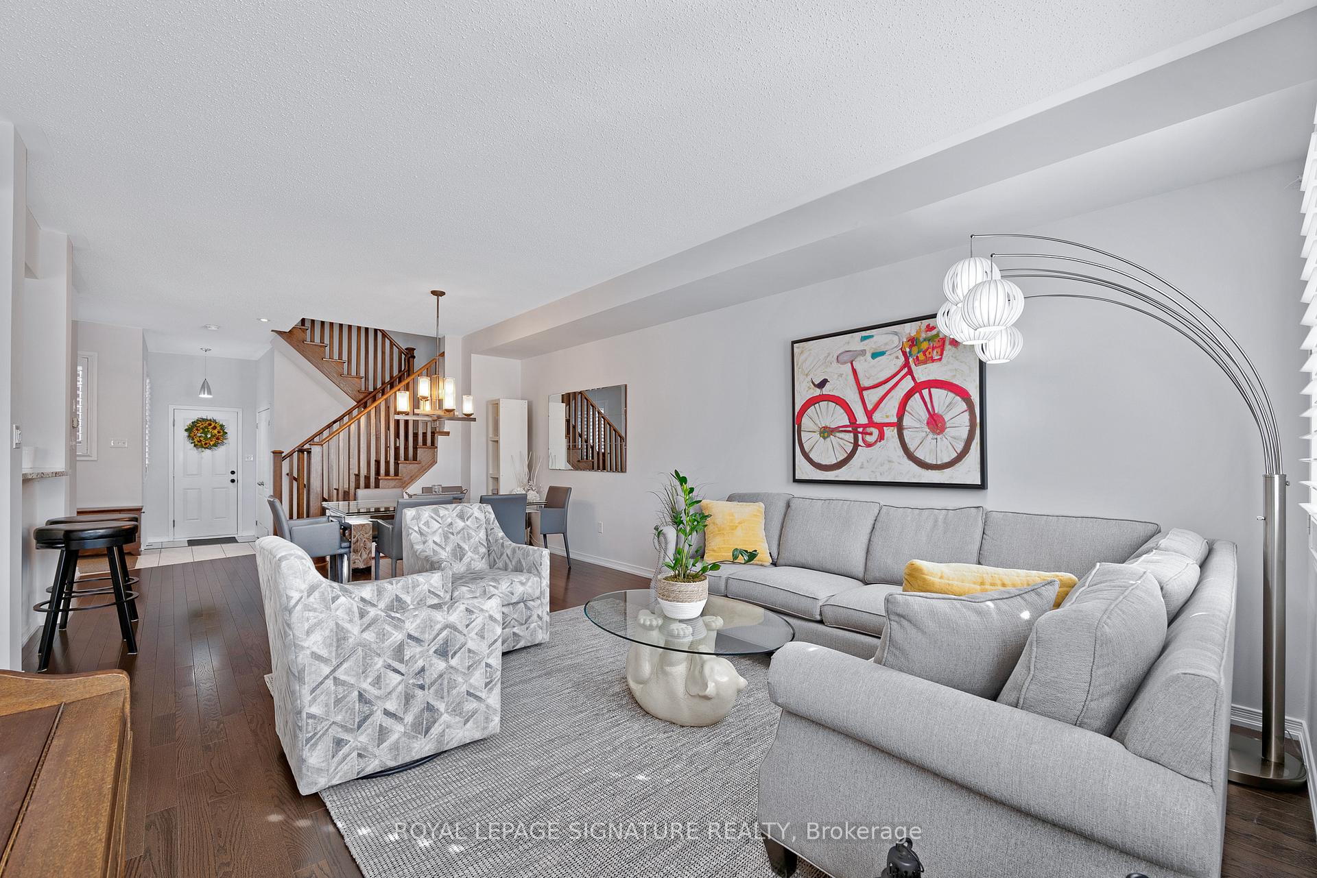 Photo 3 of 322 Lakebreeze Drive, Clarington, Newcastle — HOMEH