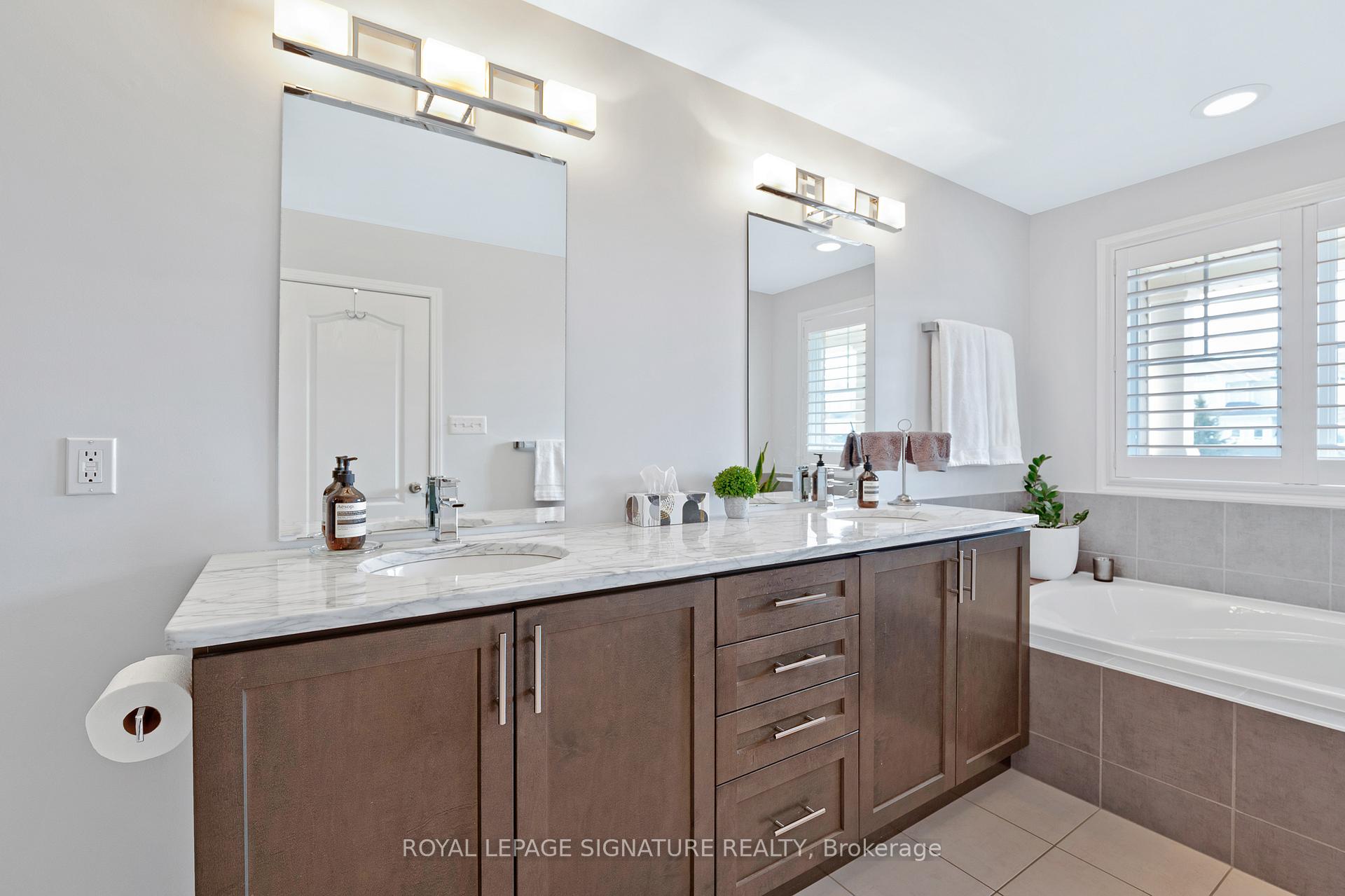 Photo 20 of 322 Lakebreeze Drive, Clarington, Newcastle — HOMEH