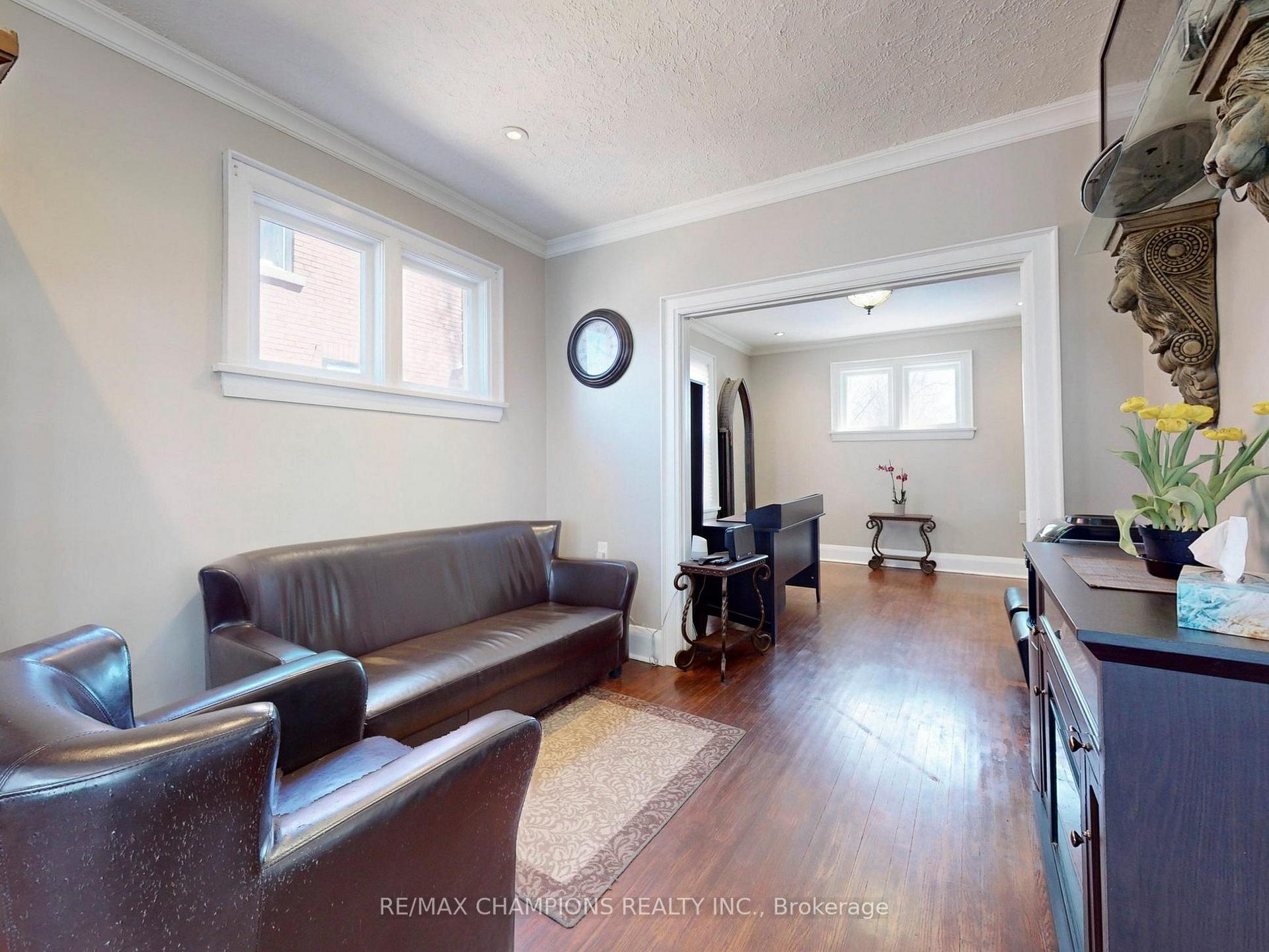 Photo 4 of 219 Queen Street W, Brampton, Downtown Brampton — HOMEH
