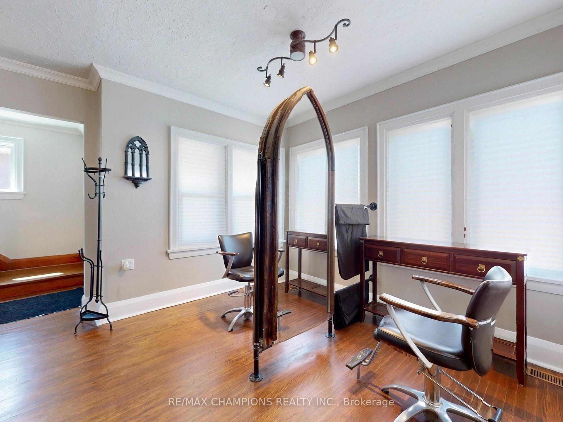 Photo 11 of 219 Queen Street W, Brampton, Downtown Brampton — HOMEH