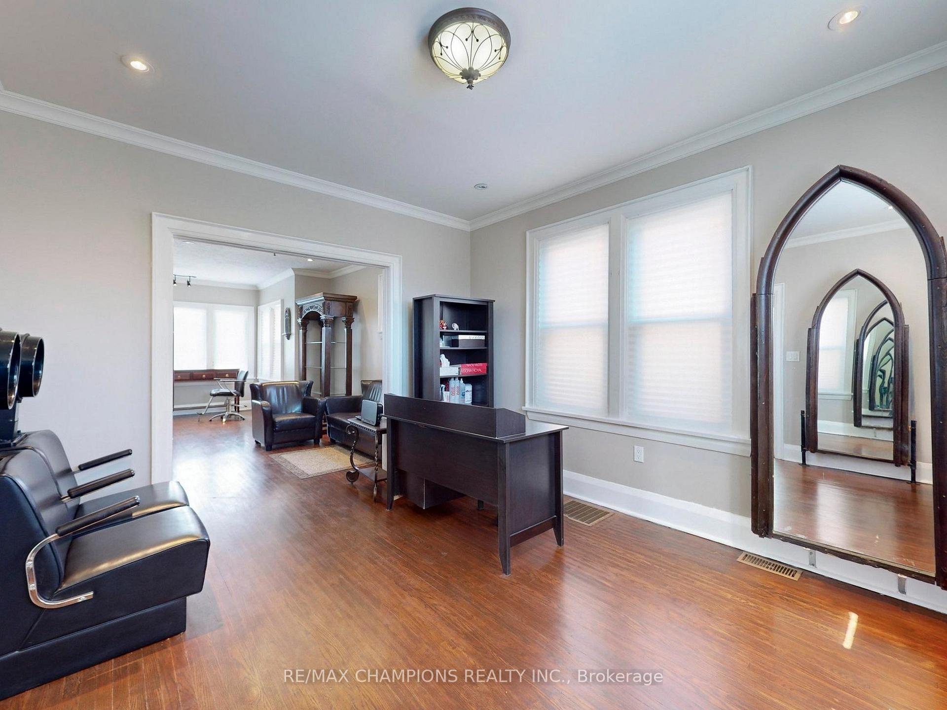 Photo 14 of 219 Queen Street W, Brampton, Downtown Brampton — HOMEH