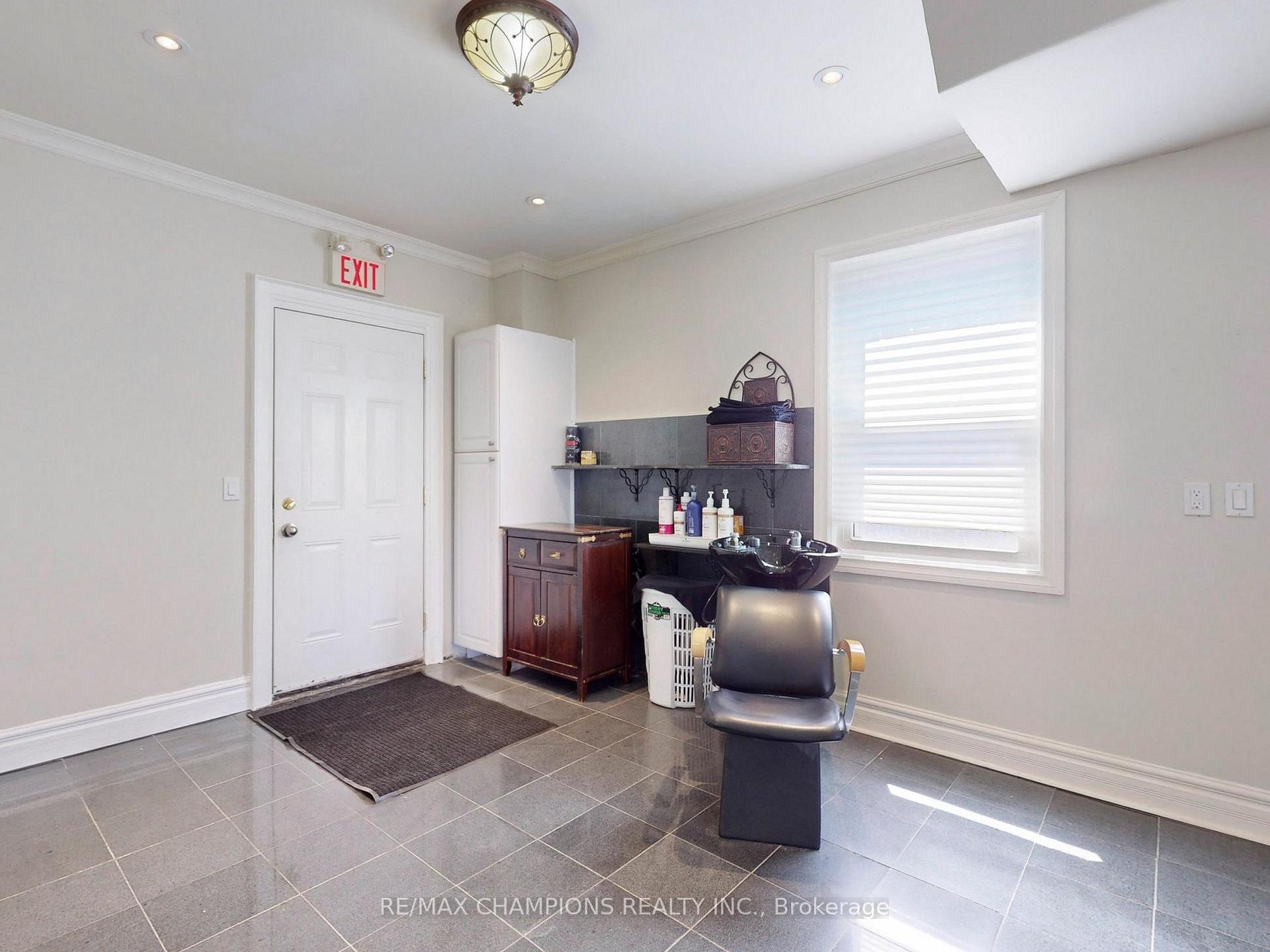 Photo 19 of 219 Queen Street W, Brampton, Downtown Brampton — HOMEH