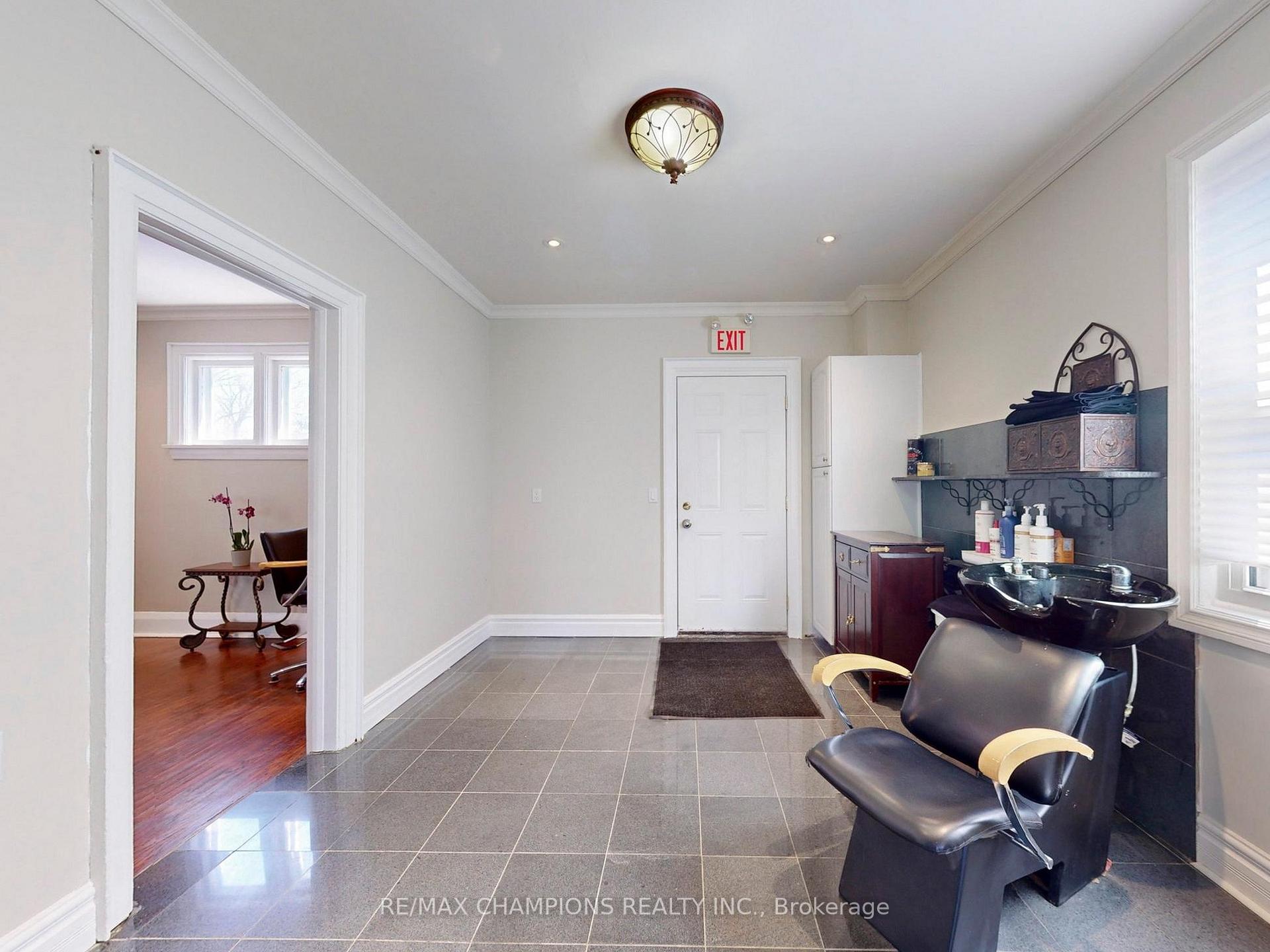 Photo 21 of 219 Queen Street W, Brampton, Downtown Brampton — HOMEH