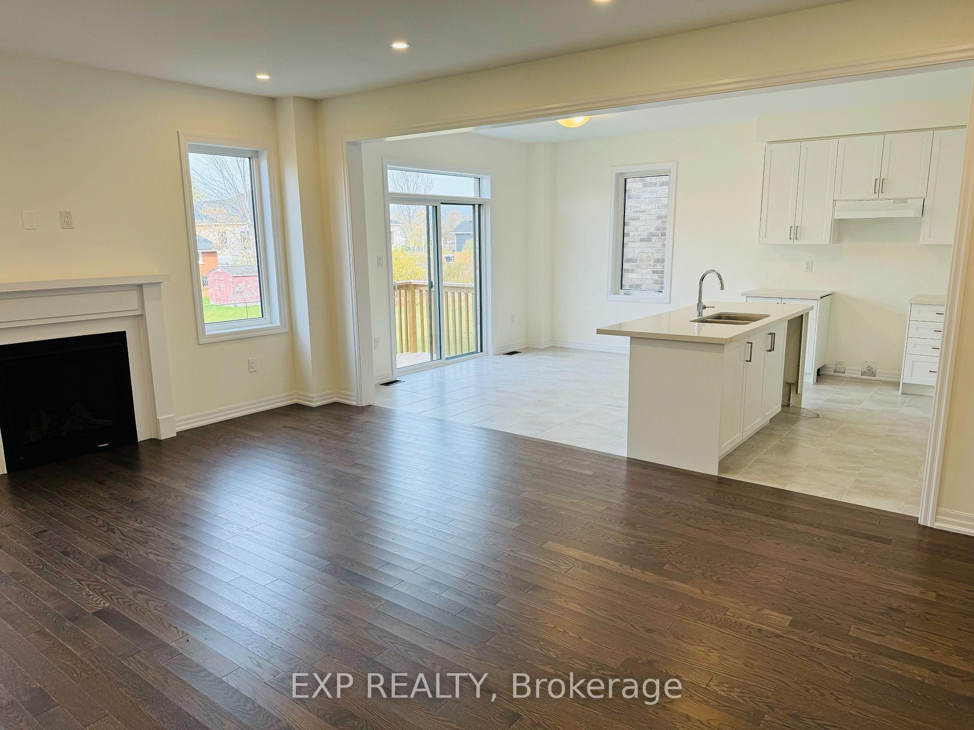 Photo 7 of 301 Quebec Street, Clearview, Stayner — HOMEH
