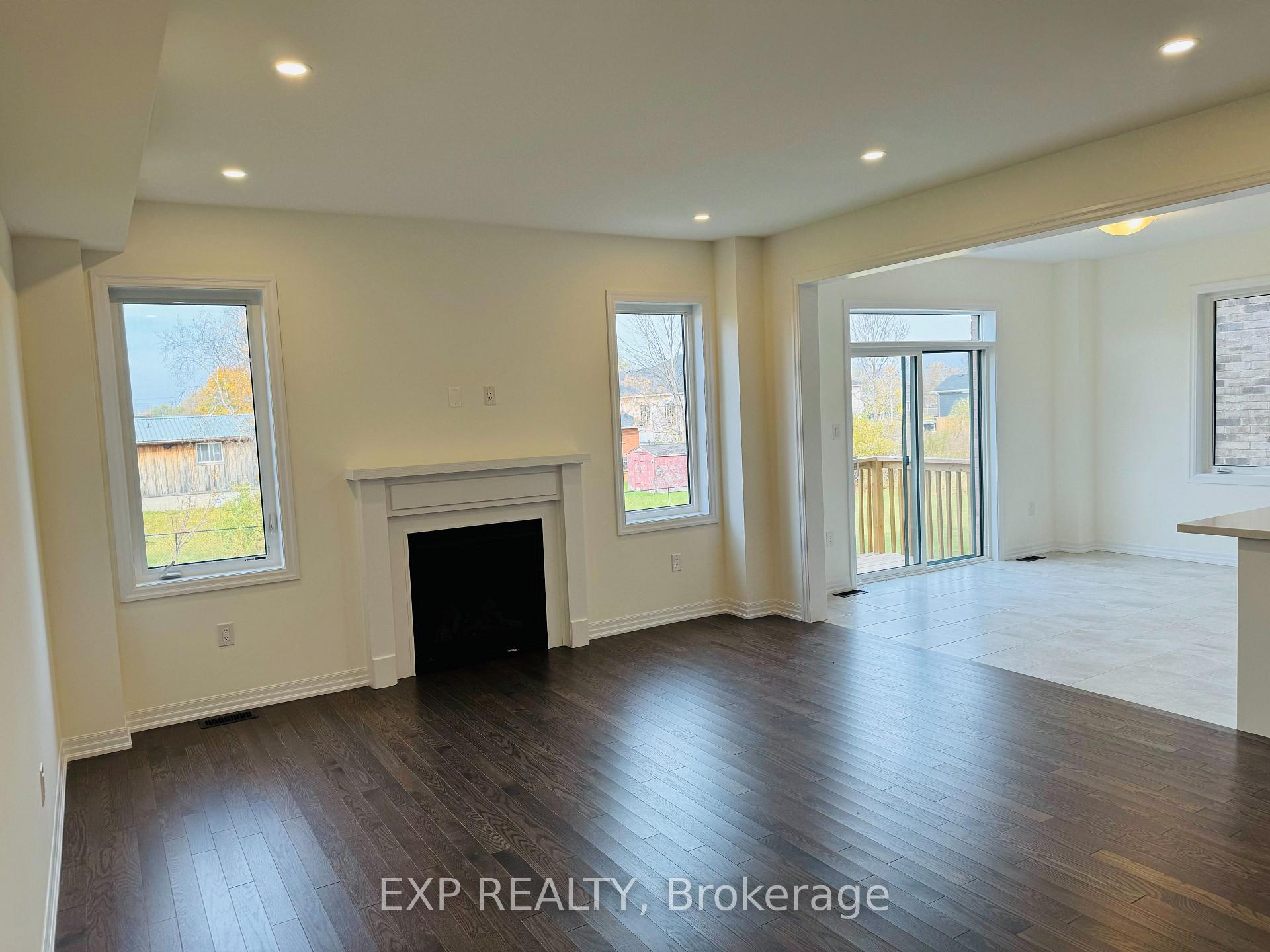 Photo 9 of 301 Quebec Street, Clearview, Stayner — HOMEH