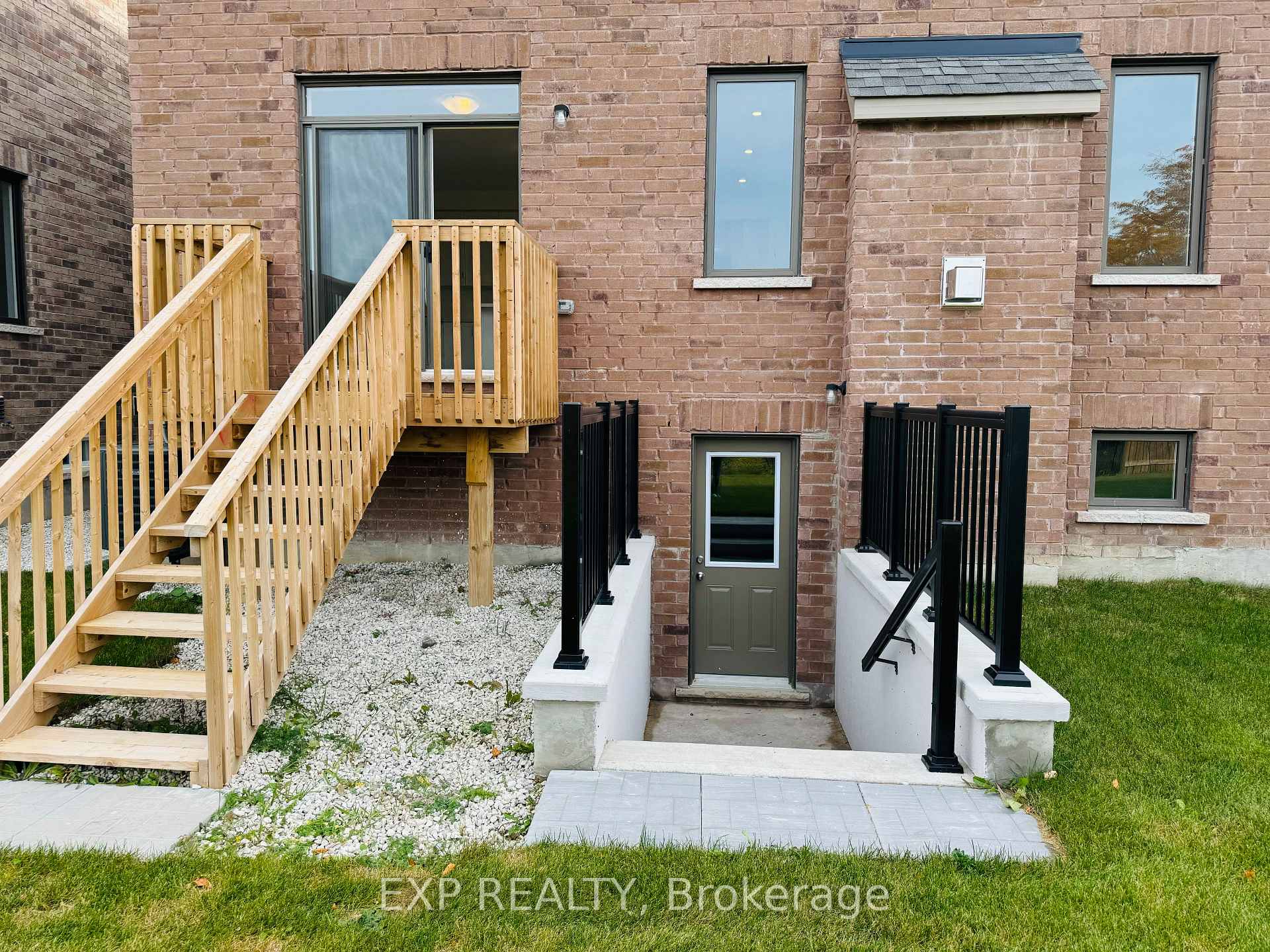 Photo 11 of 301 Quebec Street, Clearview, Stayner — HOMEH