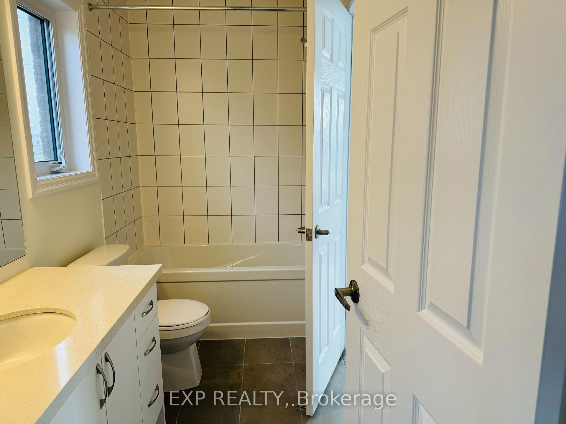 Photo 30 of 301 Quebec Street, Clearview, Stayner — HOMEH
