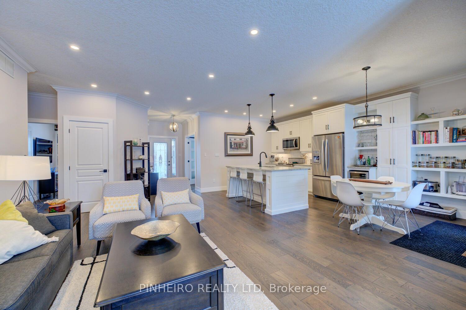 Photo 2 of 18 Cardinal Lane, Brant, Paris — HOMEH