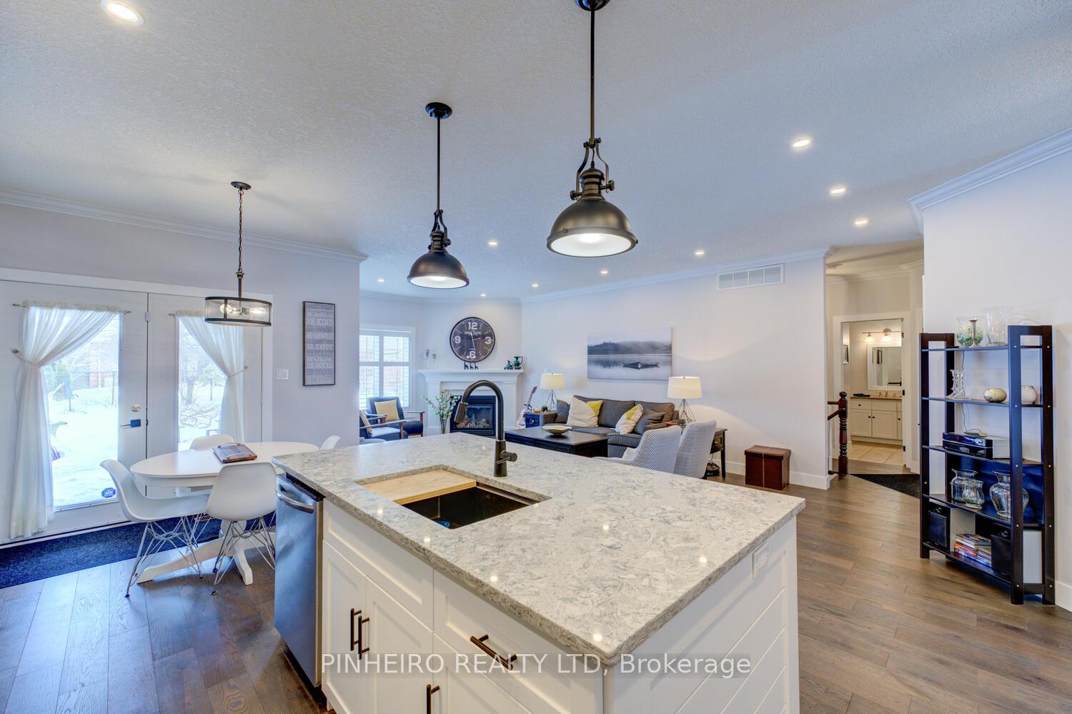 Photo 4 of 18 Cardinal Lane, Brant, Paris — HOMEH