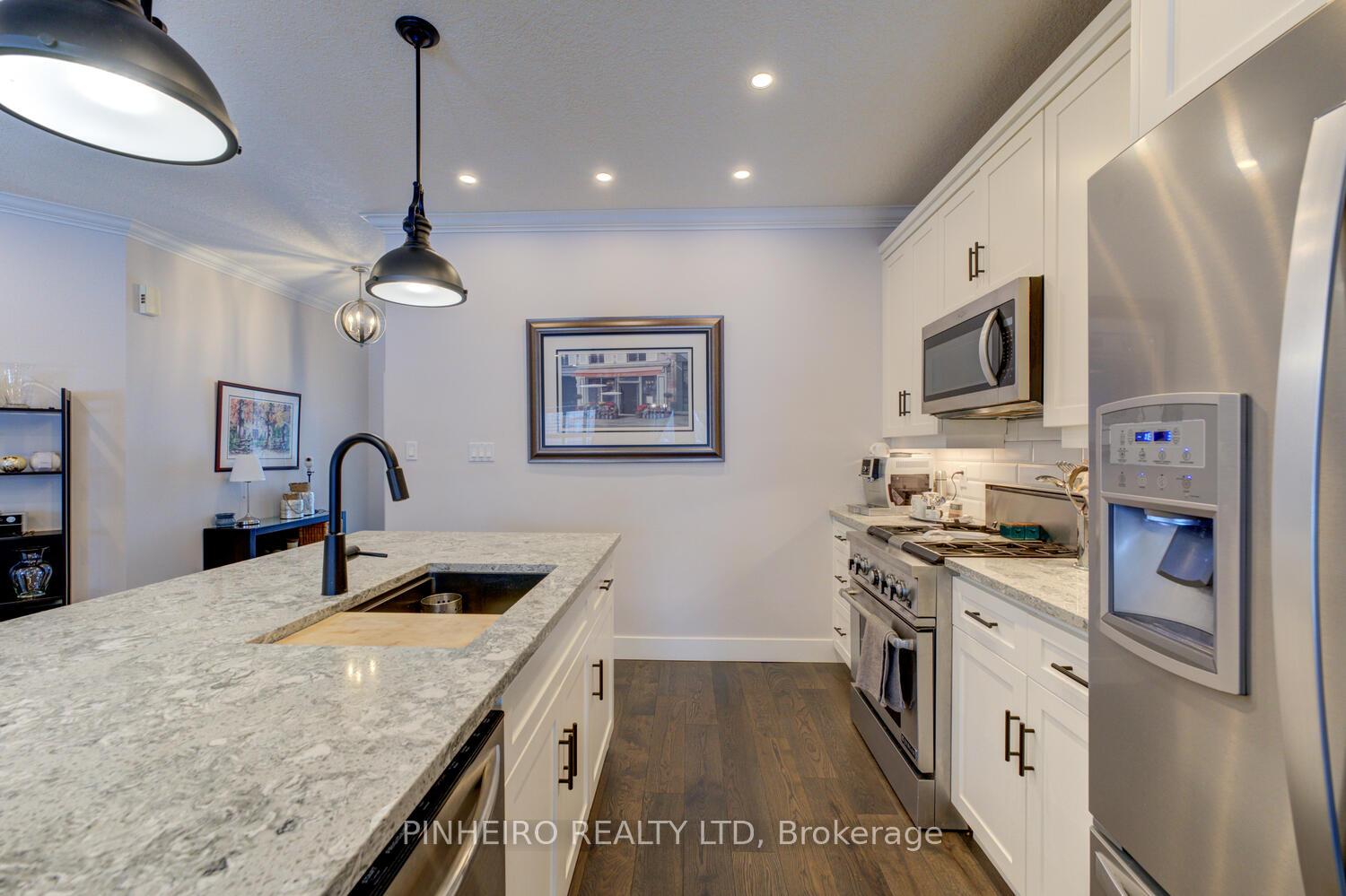 Photo 6 of 18 Cardinal Lane, Brant, Paris — HOMEH
