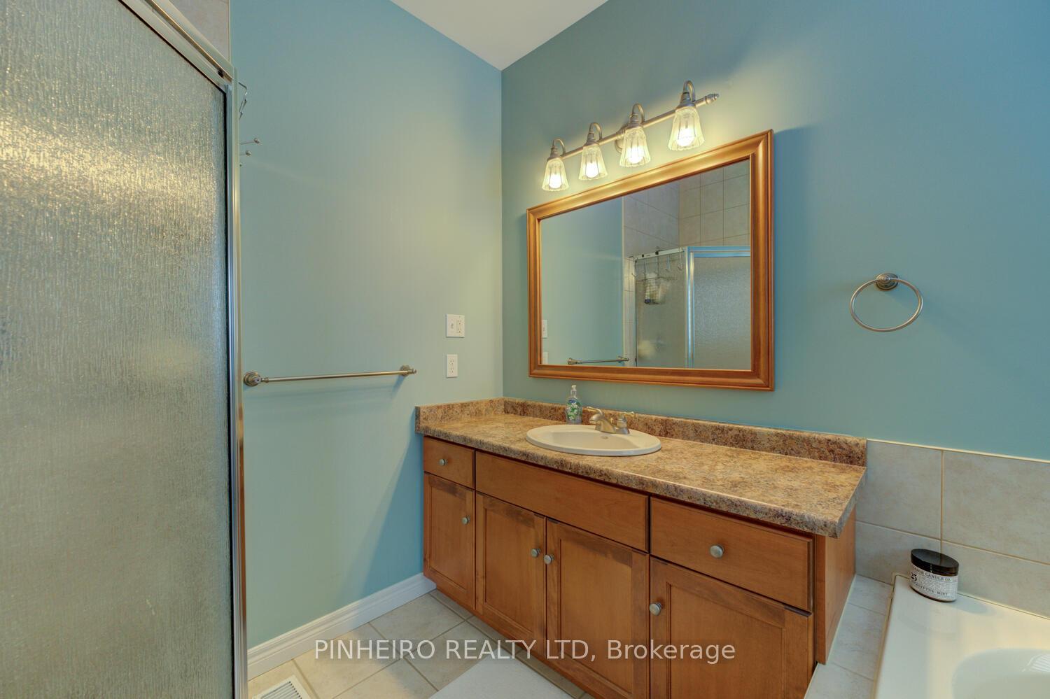 Photo 13 of 18 Cardinal Lane, Brant, Paris — HOMEH