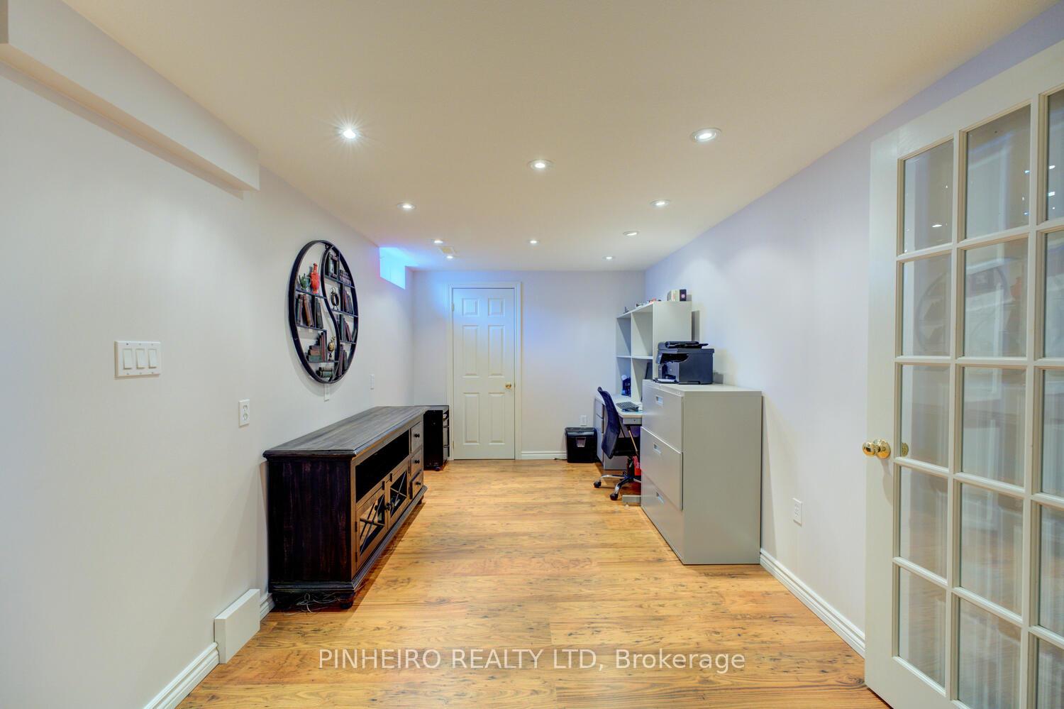 Photo 21 of 18 Cardinal Lane, Brant, Paris — HOMEH