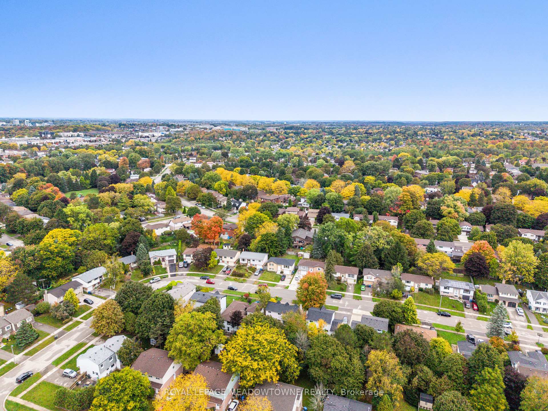 Photo 2 of 21 Briarlea Road, Guelph, Kortright West — HOMEH