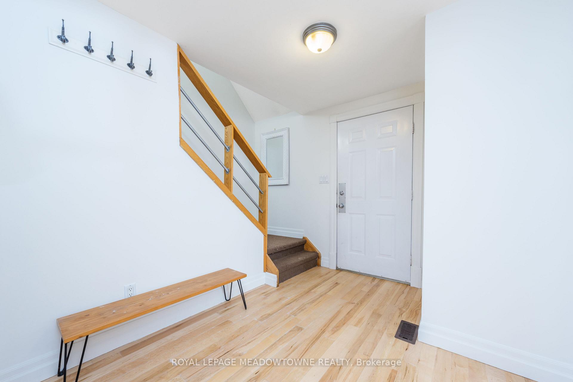 Photo 4 of 21 Briarlea Road, Guelph, Kortright West — HOMEH