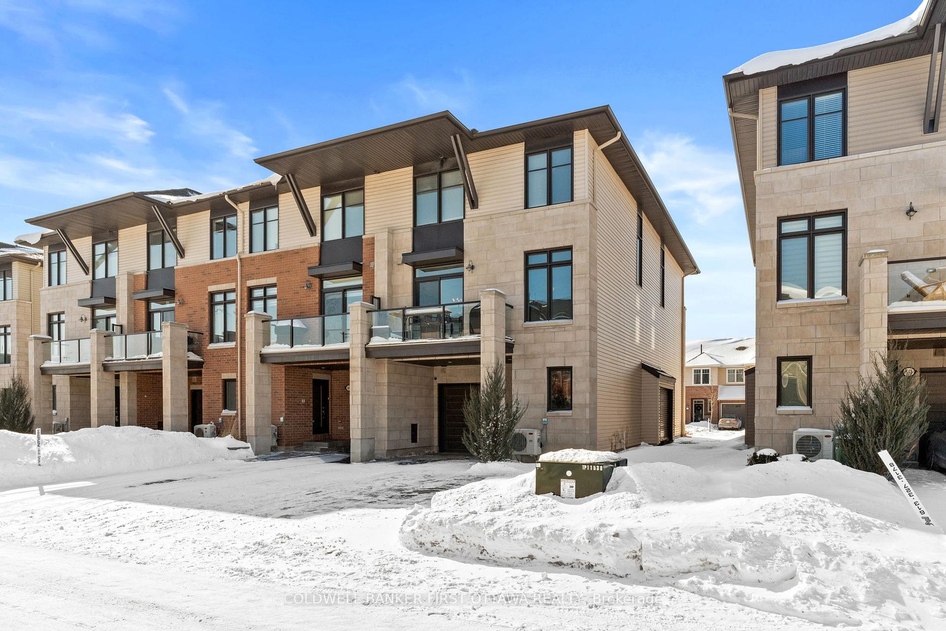 Photo 2 of 549 Labrador Crescent, Ottawa, Blossom Park/Kemp Park/Findlay Creek — HOMEH
