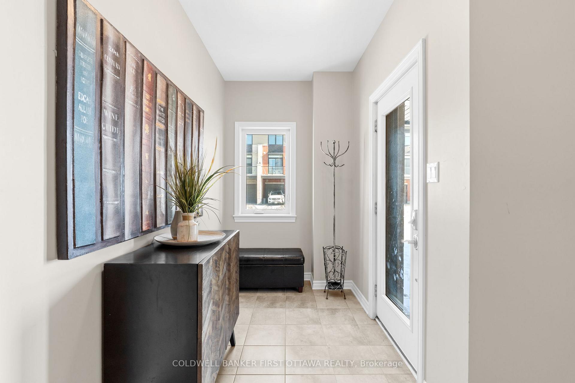Photo 4 of 549 Labrador Crescent, Ottawa, Blossom Park/Kemp Park/Findlay Creek — HOMEH