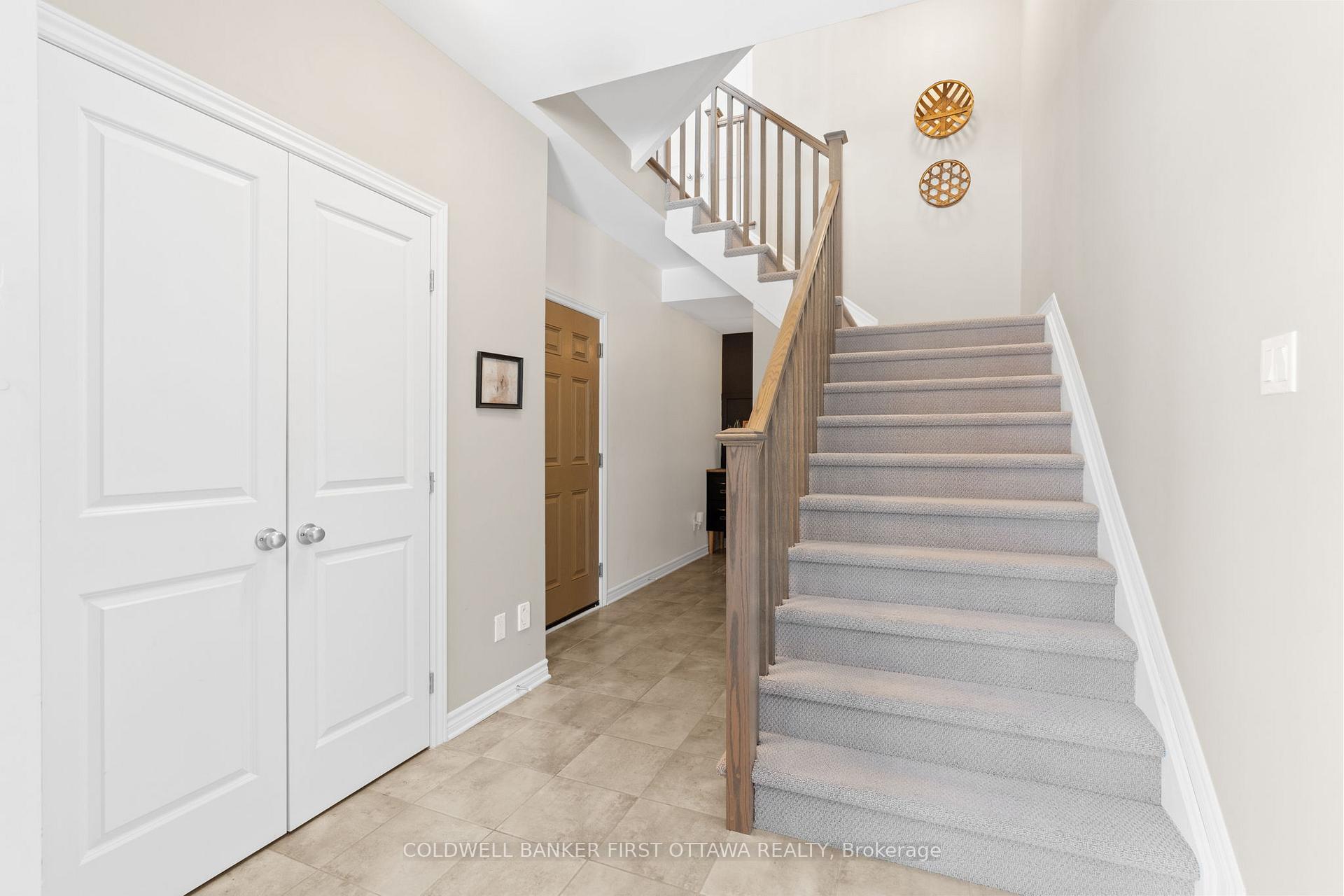Photo 5 of 549 Labrador Crescent, Ottawa, Blossom Park/Kemp Park/Findlay Creek — HOMEH