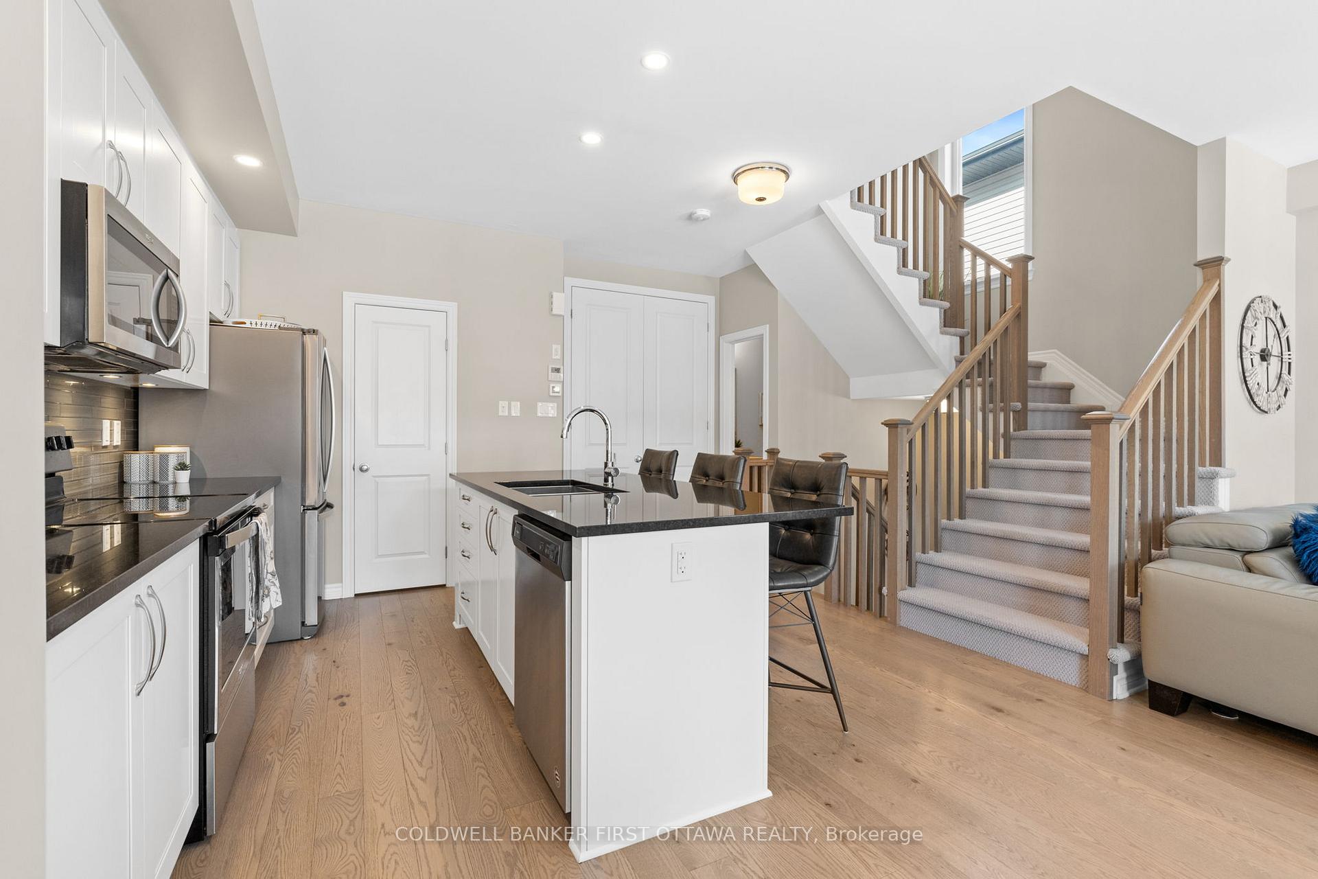 Photo 9 of 549 Labrador Crescent, Ottawa, Blossom Park/Kemp Park/Findlay Creek — HOMEH
