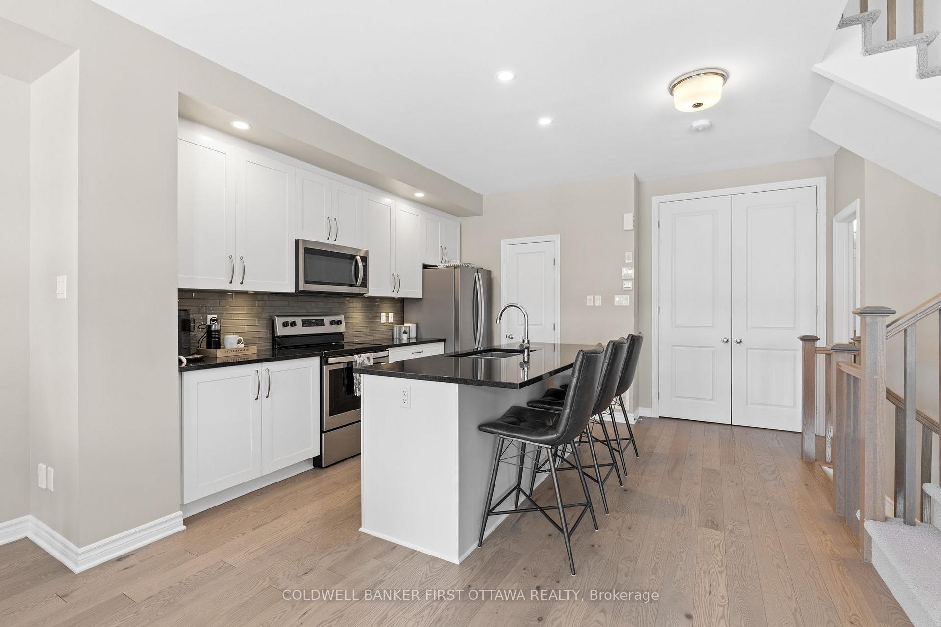 Photo 10 of 549 Labrador Crescent, Ottawa, Blossom Park/Kemp Park/Findlay Creek — HOMEH