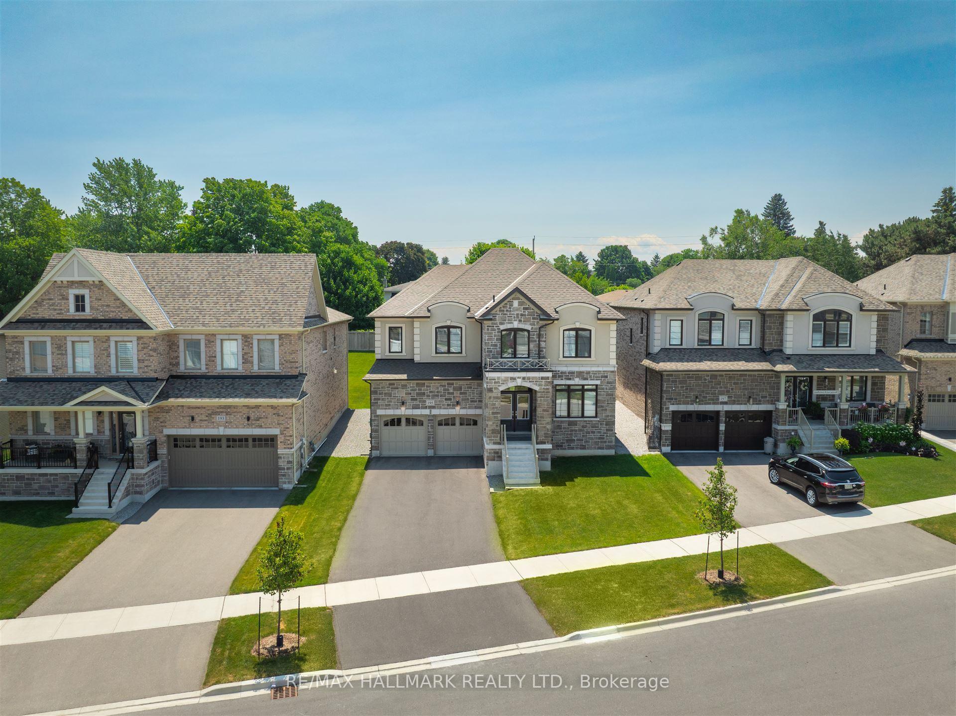 Photo 3 of 195 Danny Wheeler Boulevard, Georgina, Keswick North — HOMEH