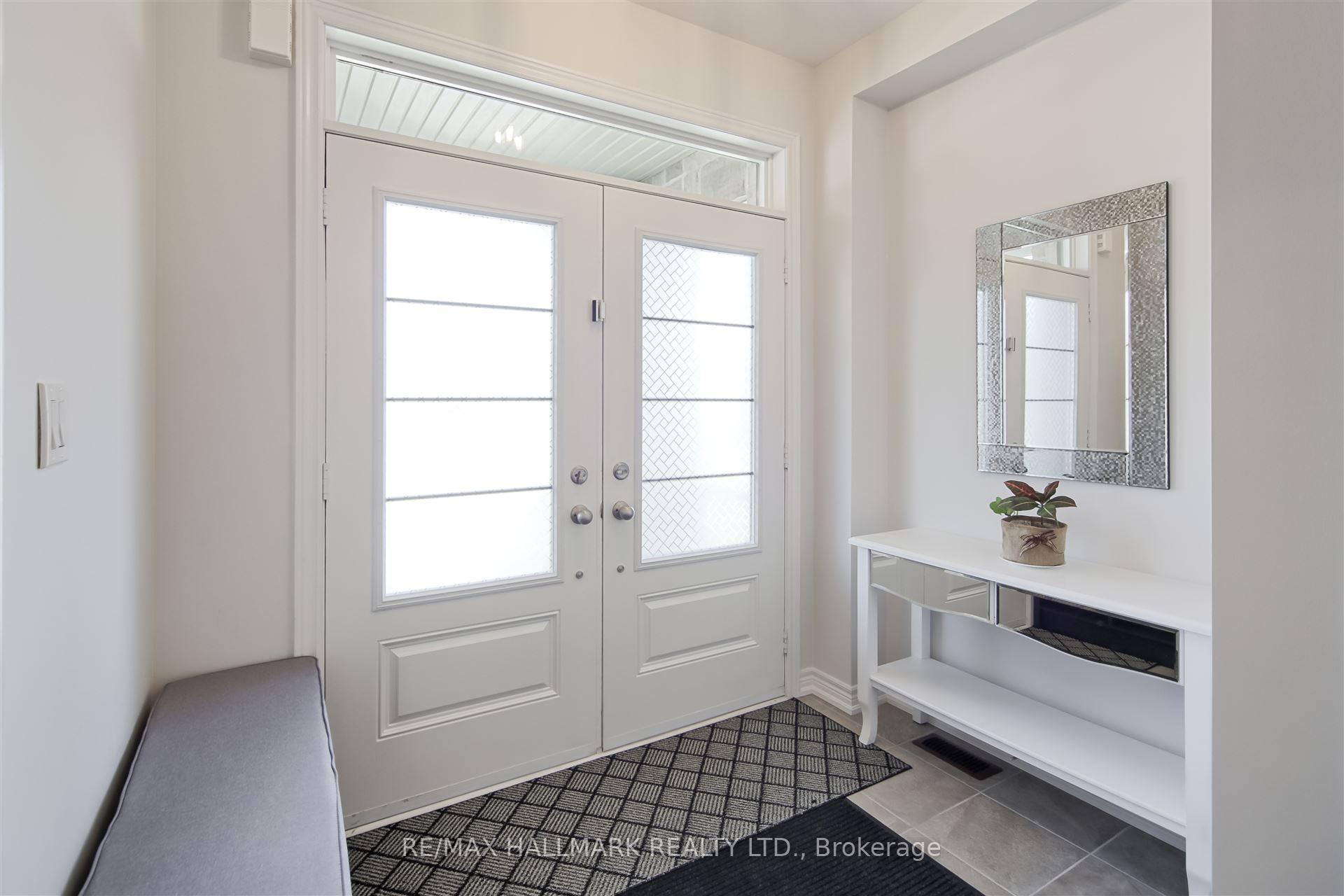 Photo 4 of 195 Danny Wheeler Boulevard, Georgina, Keswick North — HOMEH