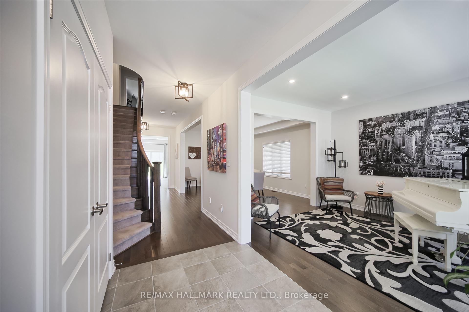 Photo 5 of 195 Danny Wheeler Boulevard, Georgina, Keswick North — HOMEH