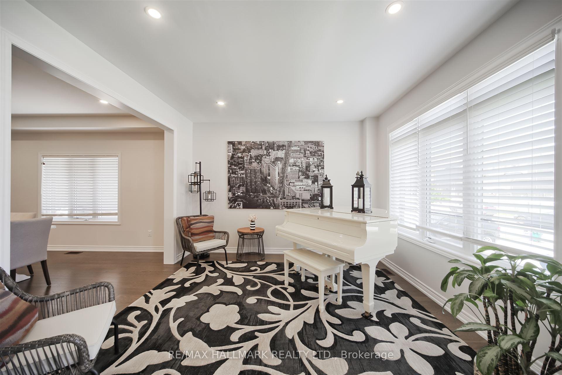 Photo 6 of 195 Danny Wheeler Boulevard, Georgina, Keswick North — HOMEH