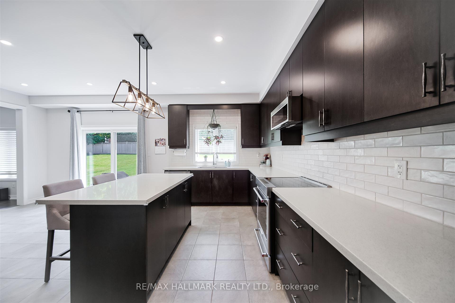 Photo 12 of 195 Danny Wheeler Boulevard, Georgina, Keswick North — HOMEH