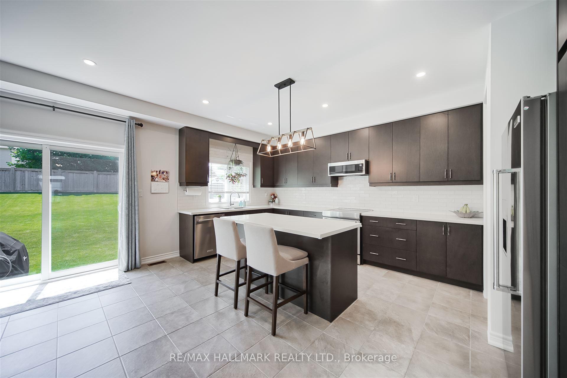 Photo 13 of 195 Danny Wheeler Boulevard, Georgina, Keswick North — HOMEH