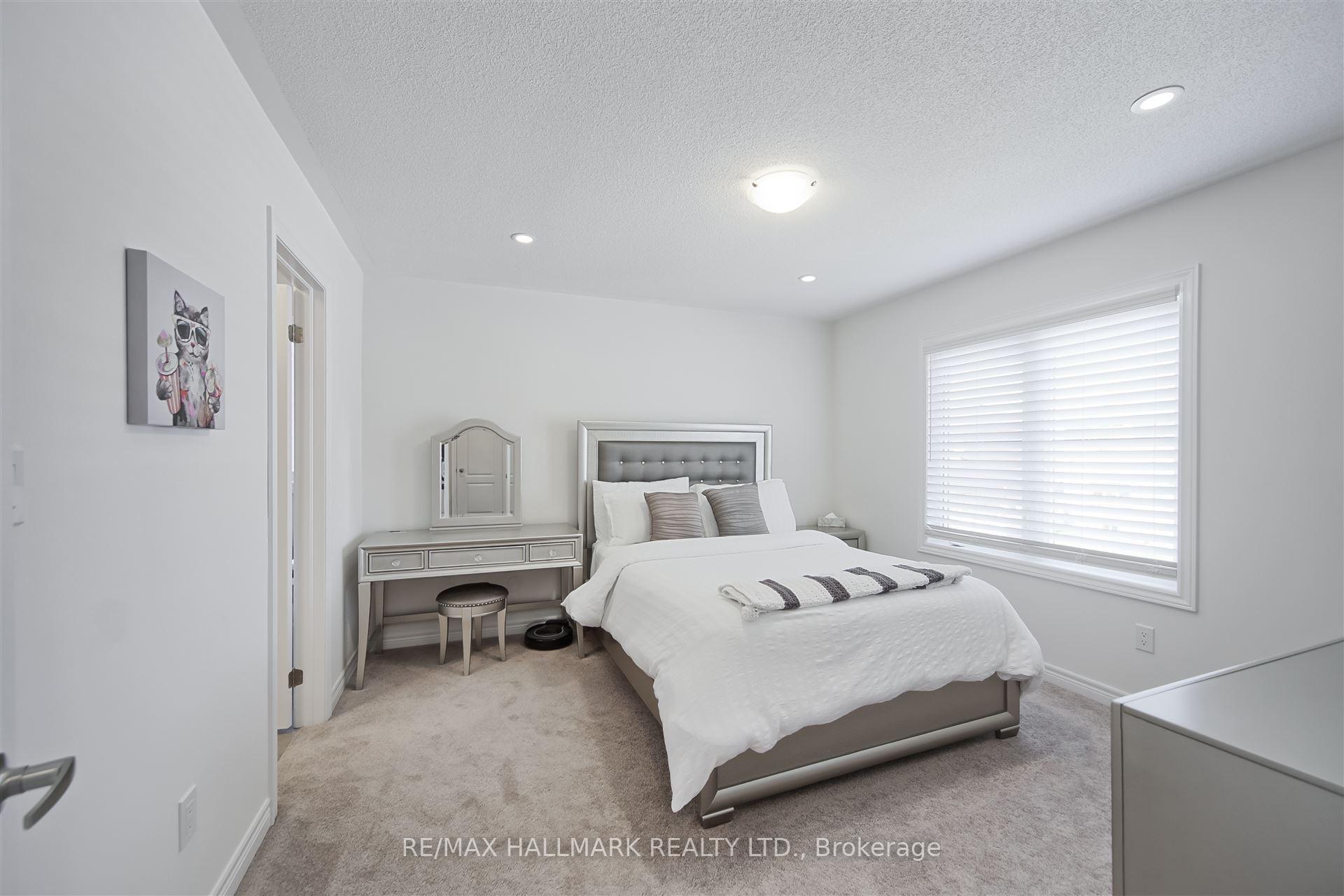 Photo 25 of 195 Danny Wheeler Boulevard, Georgina, Keswick North — HOMEH