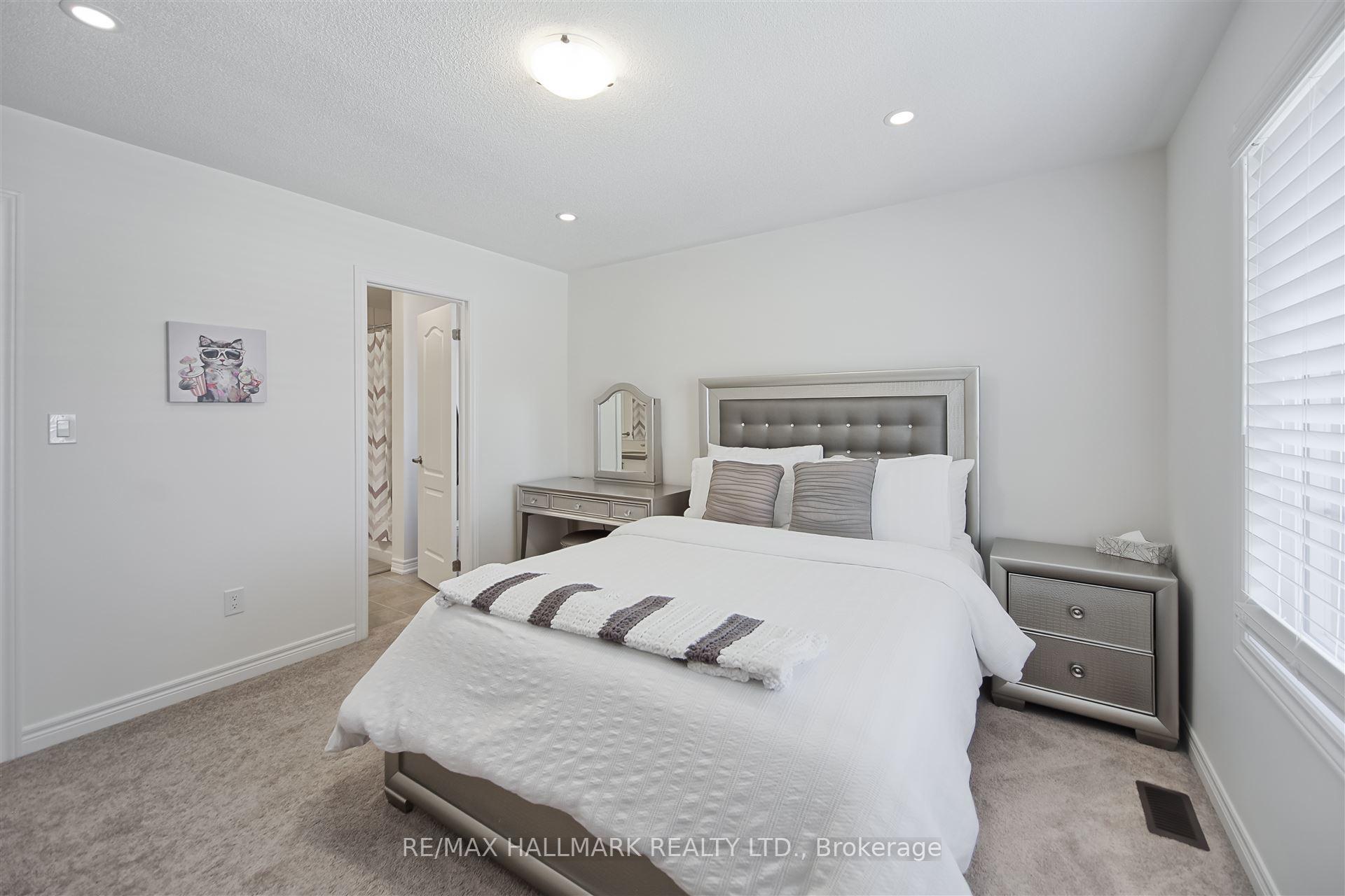 Photo 26 of 195 Danny Wheeler Boulevard, Georgina, Keswick North — HOMEH
