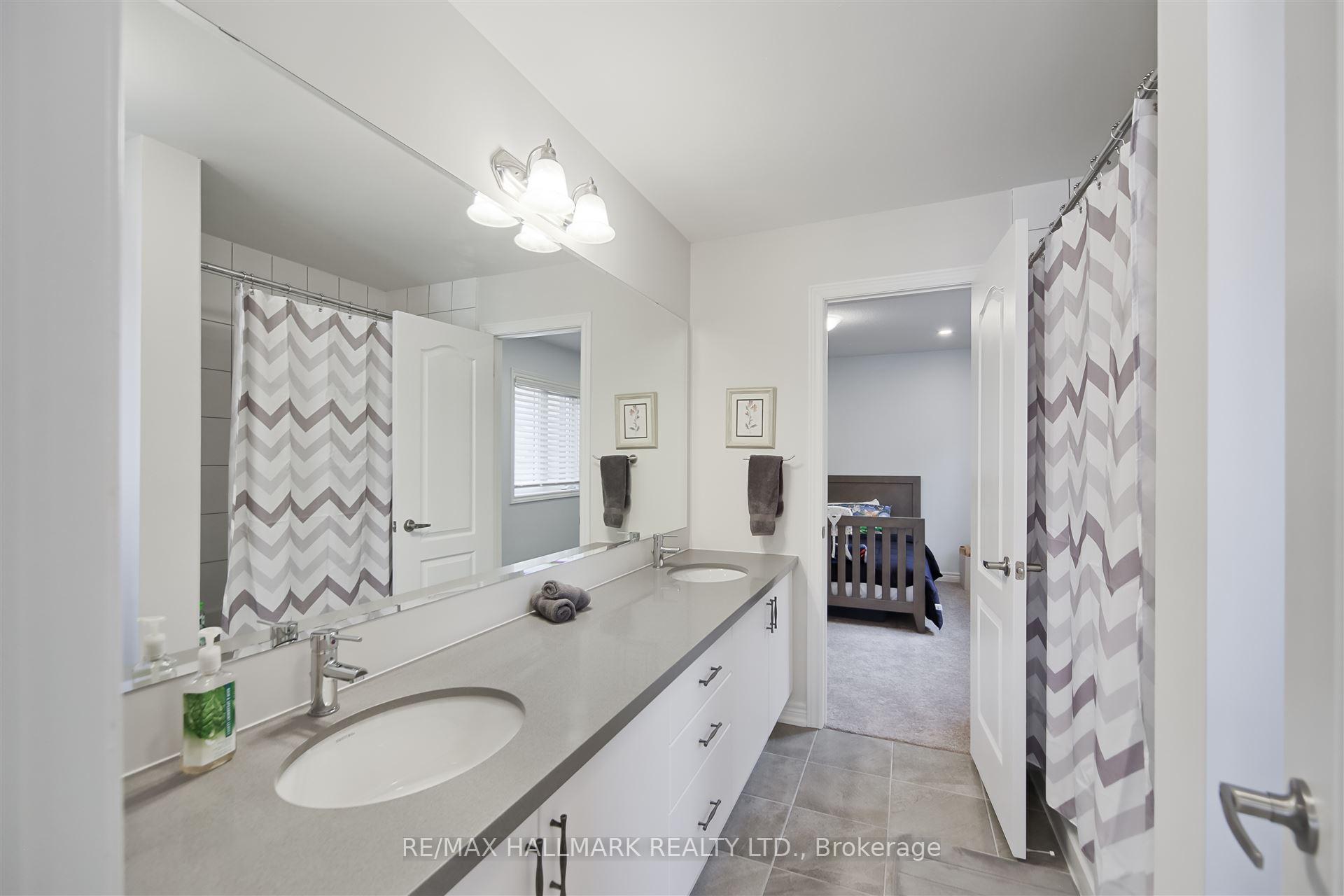 Photo 27 of 195 Danny Wheeler Boulevard, Georgina, Keswick North — HOMEH