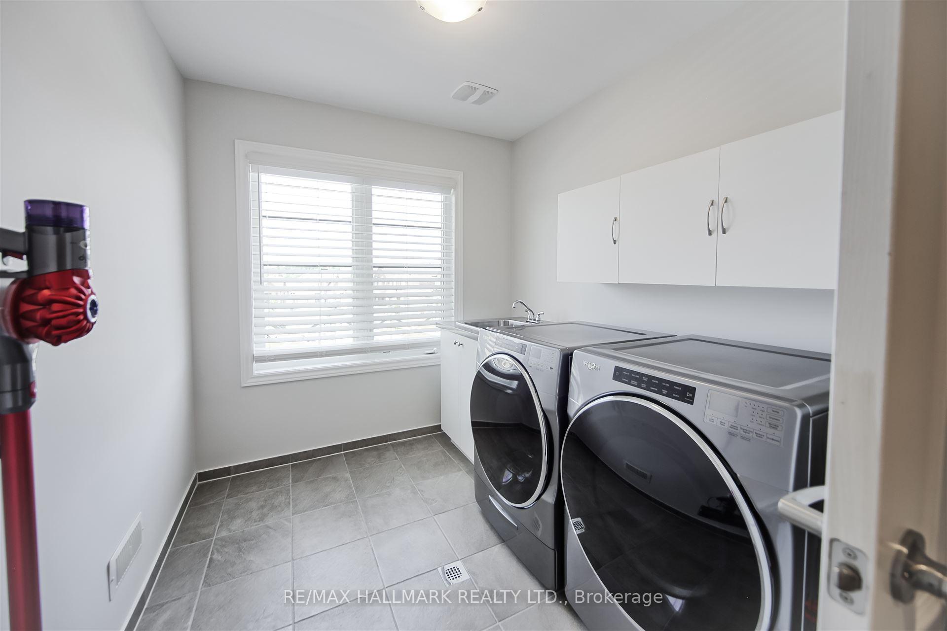 Photo 35 of 195 Danny Wheeler Boulevard, Georgina, Keswick North — HOMEH