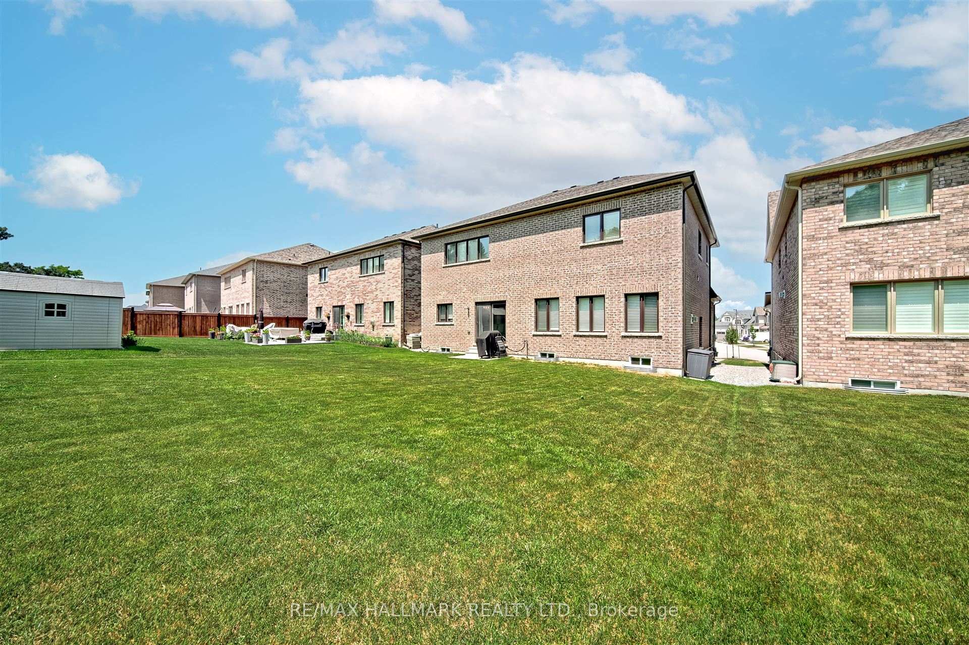 Photo 40 of 195 Danny Wheeler Boulevard, Georgina, Keswick North — HOMEH