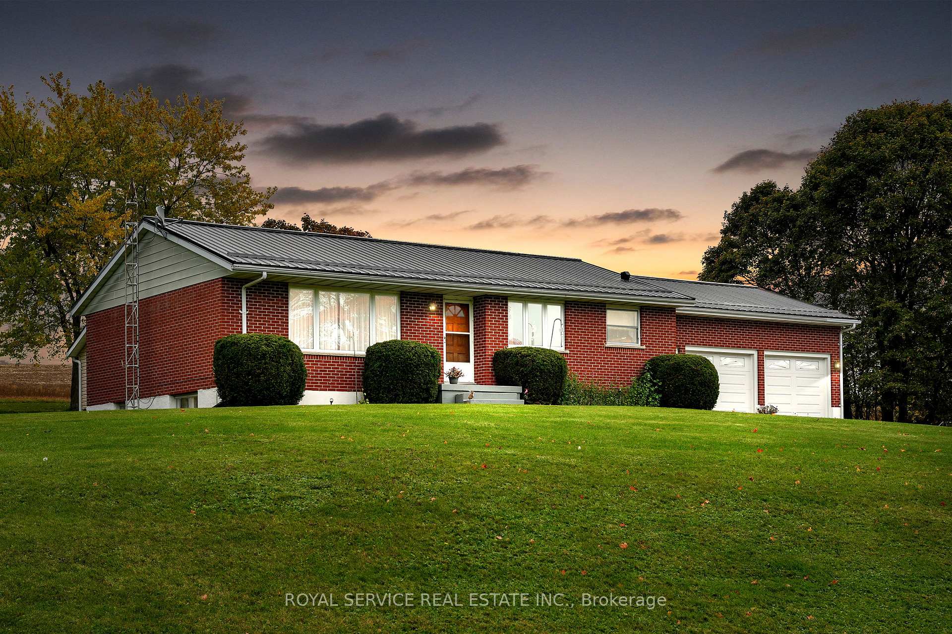 Front of 3879 Burnham Street N