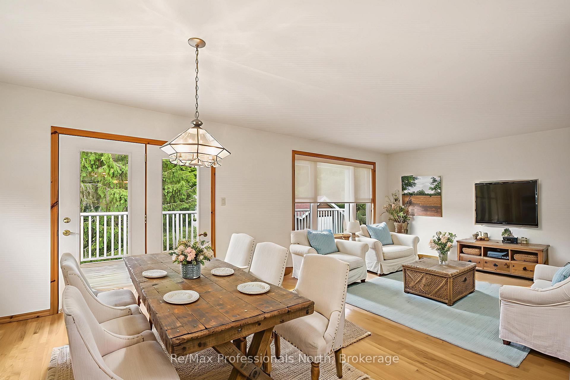 Photo 7 of 490 Brown Street, Gravenhurst, Muskoka (S) — HOMEH