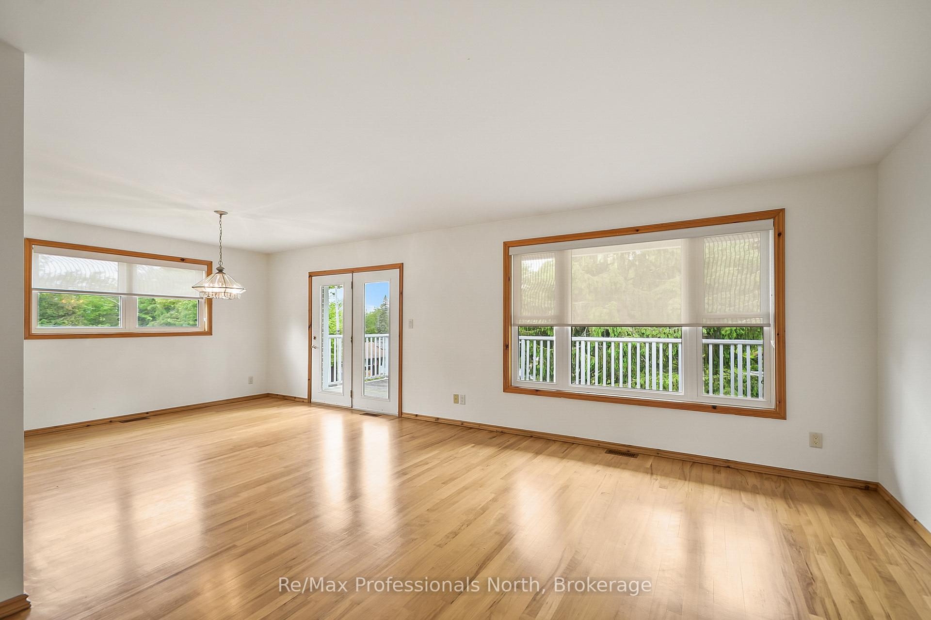 Photo 9 of 490 Brown Street, Gravenhurst, Muskoka (S) — HOMEH