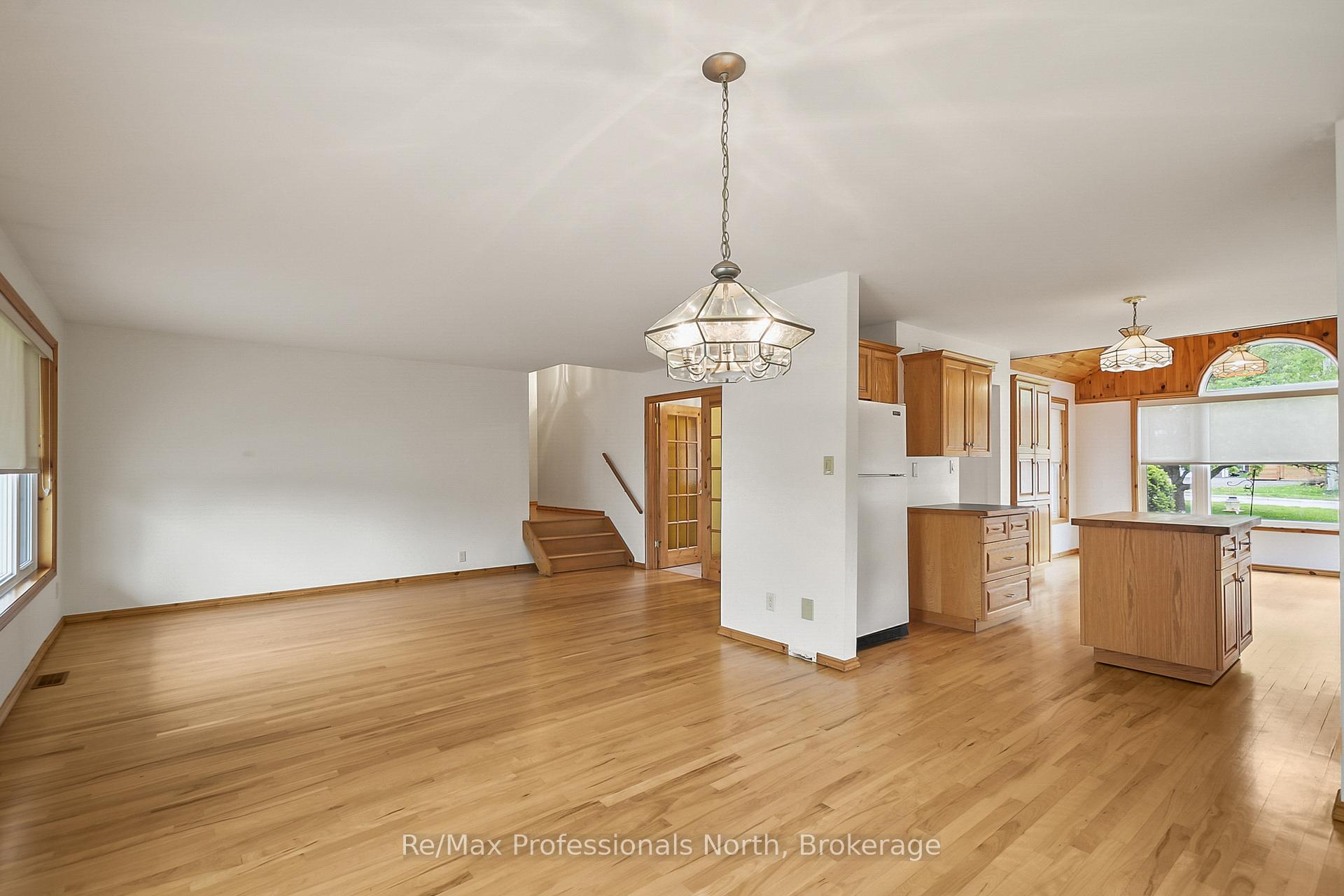 Photo 11 of 490 Brown Street, Gravenhurst, Muskoka (S) — HOMEH
