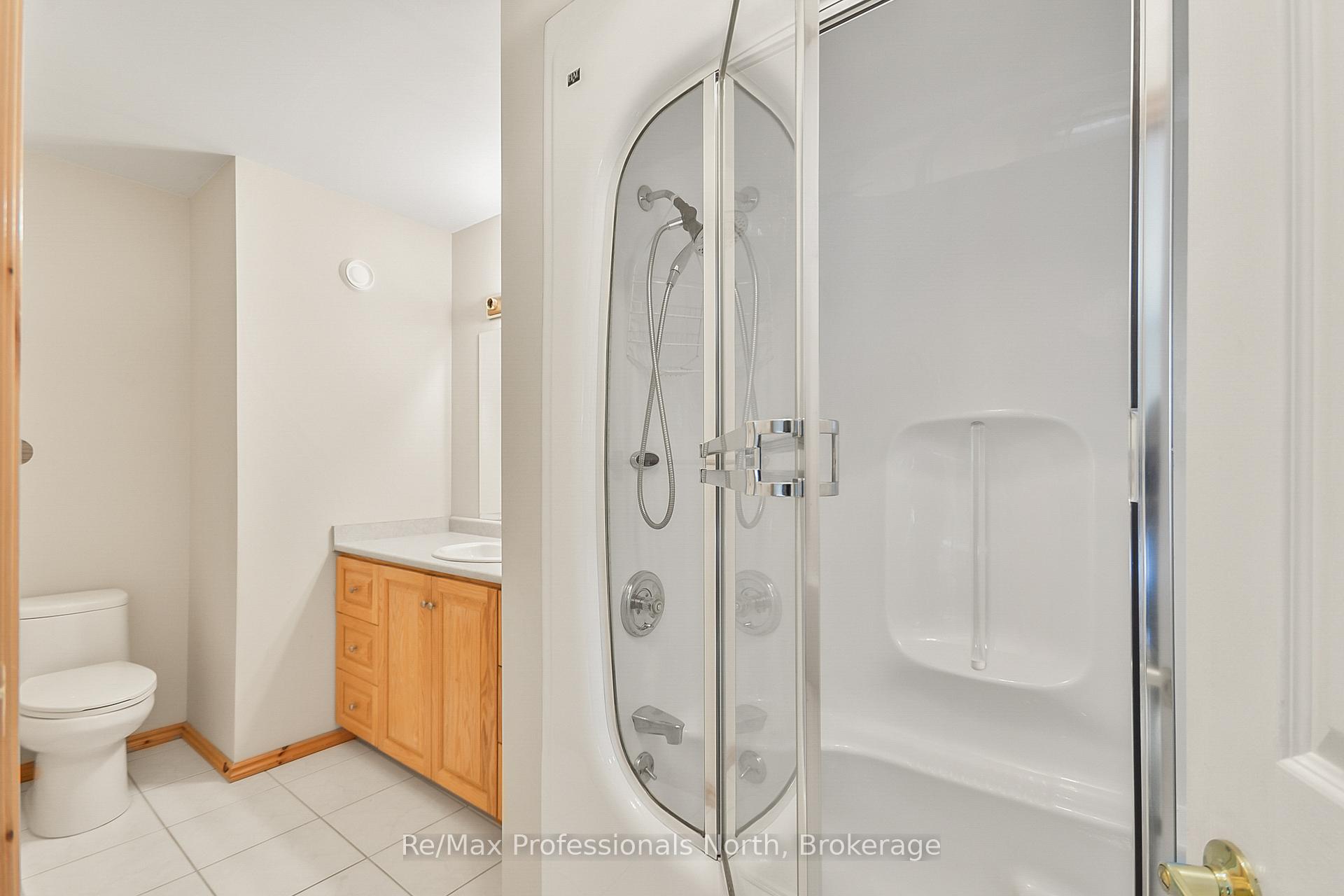 Photo 20 of 490 Brown Street, Gravenhurst, Muskoka (S) — HOMEH