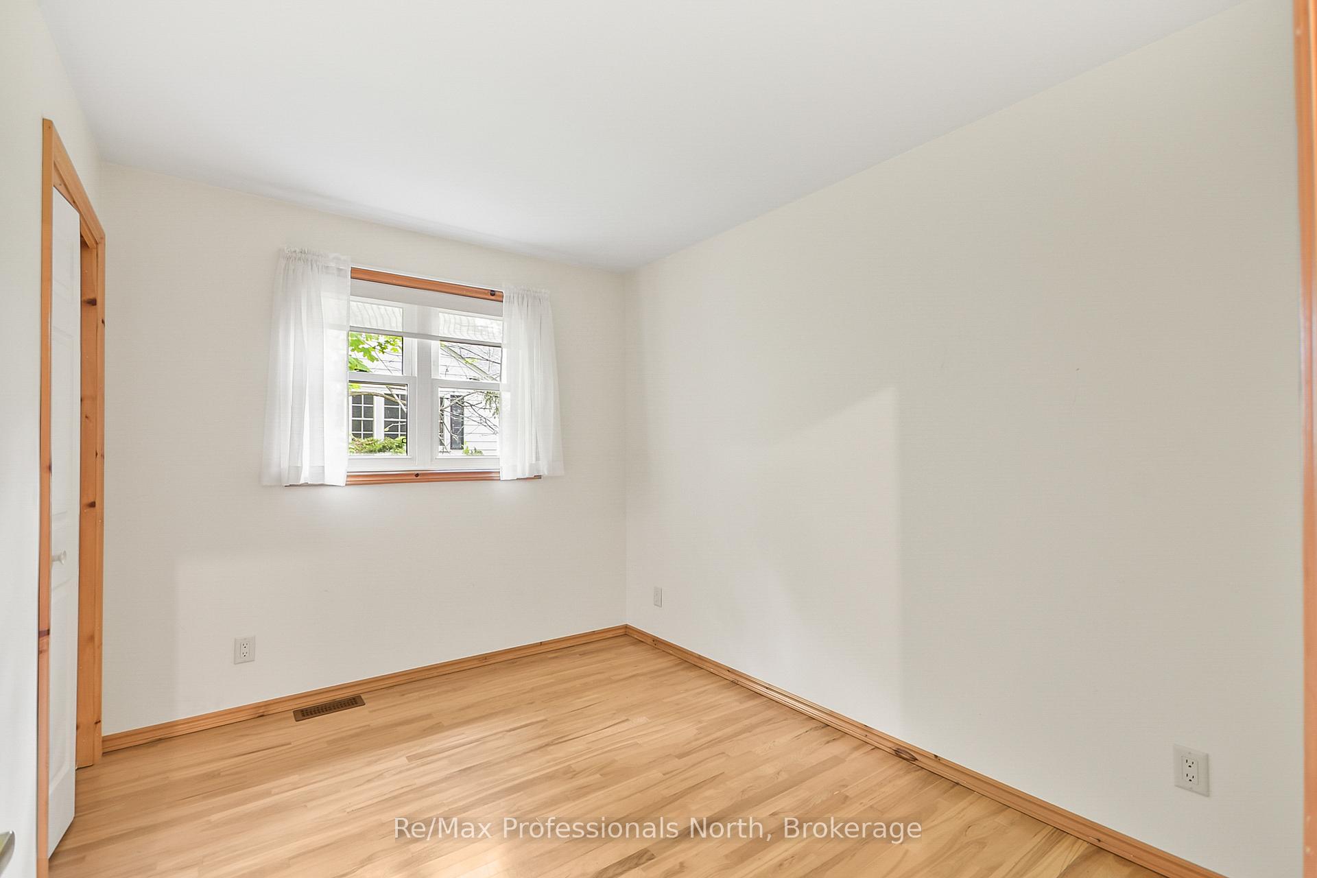 Photo 22 of 490 Brown Street, Gravenhurst, Muskoka (S) — HOMEH