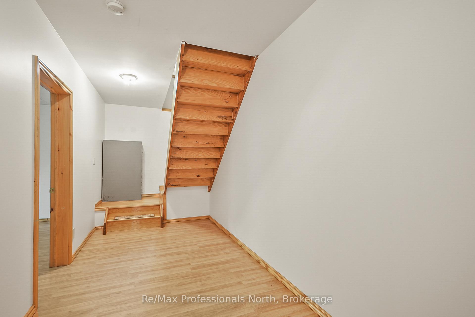 Photo 24 of 490 Brown Street, Gravenhurst, Muskoka (S) — HOMEH