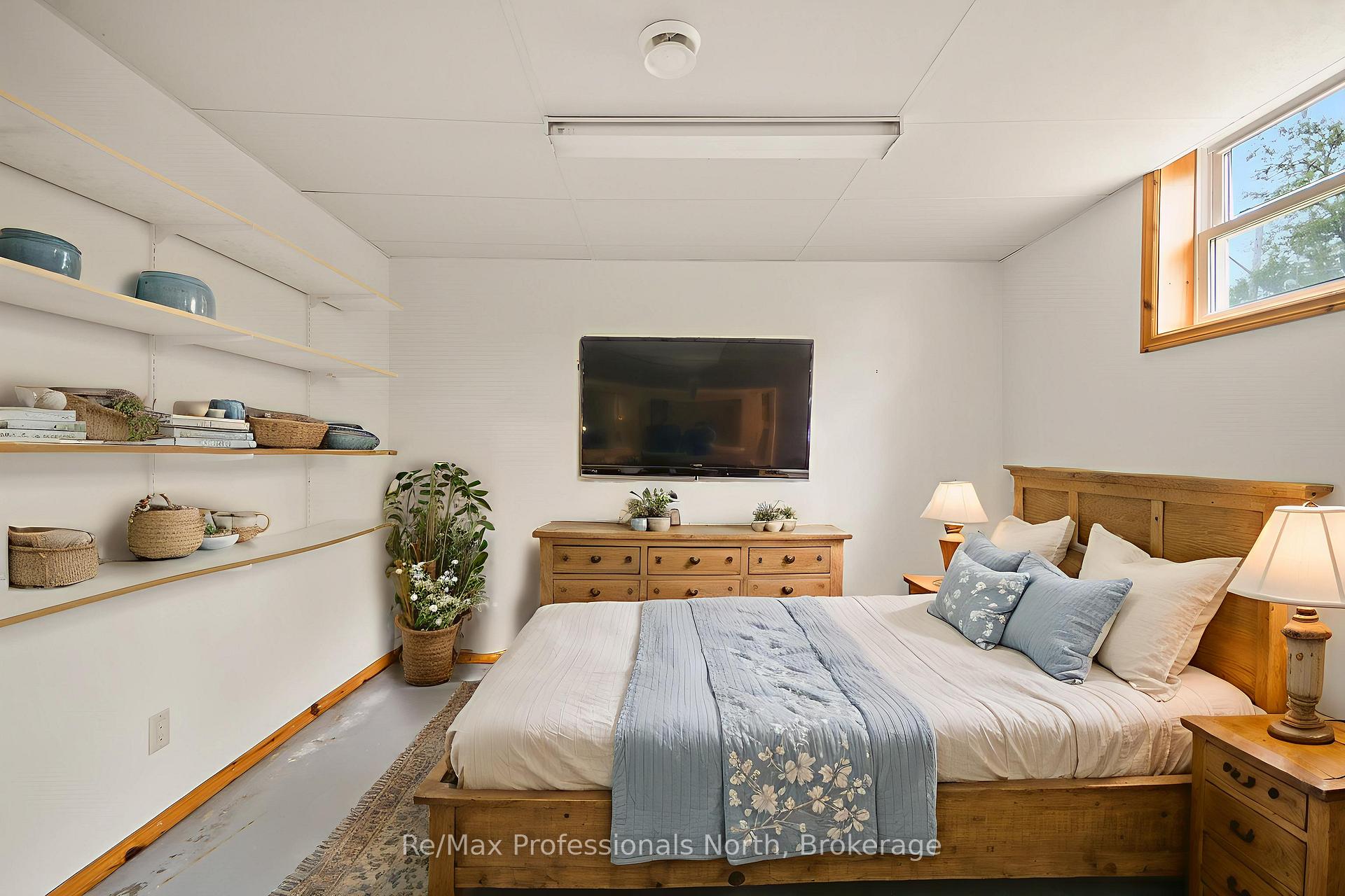 Photo 25 of 490 Brown Street, Gravenhurst, Muskoka (S) — HOMEH