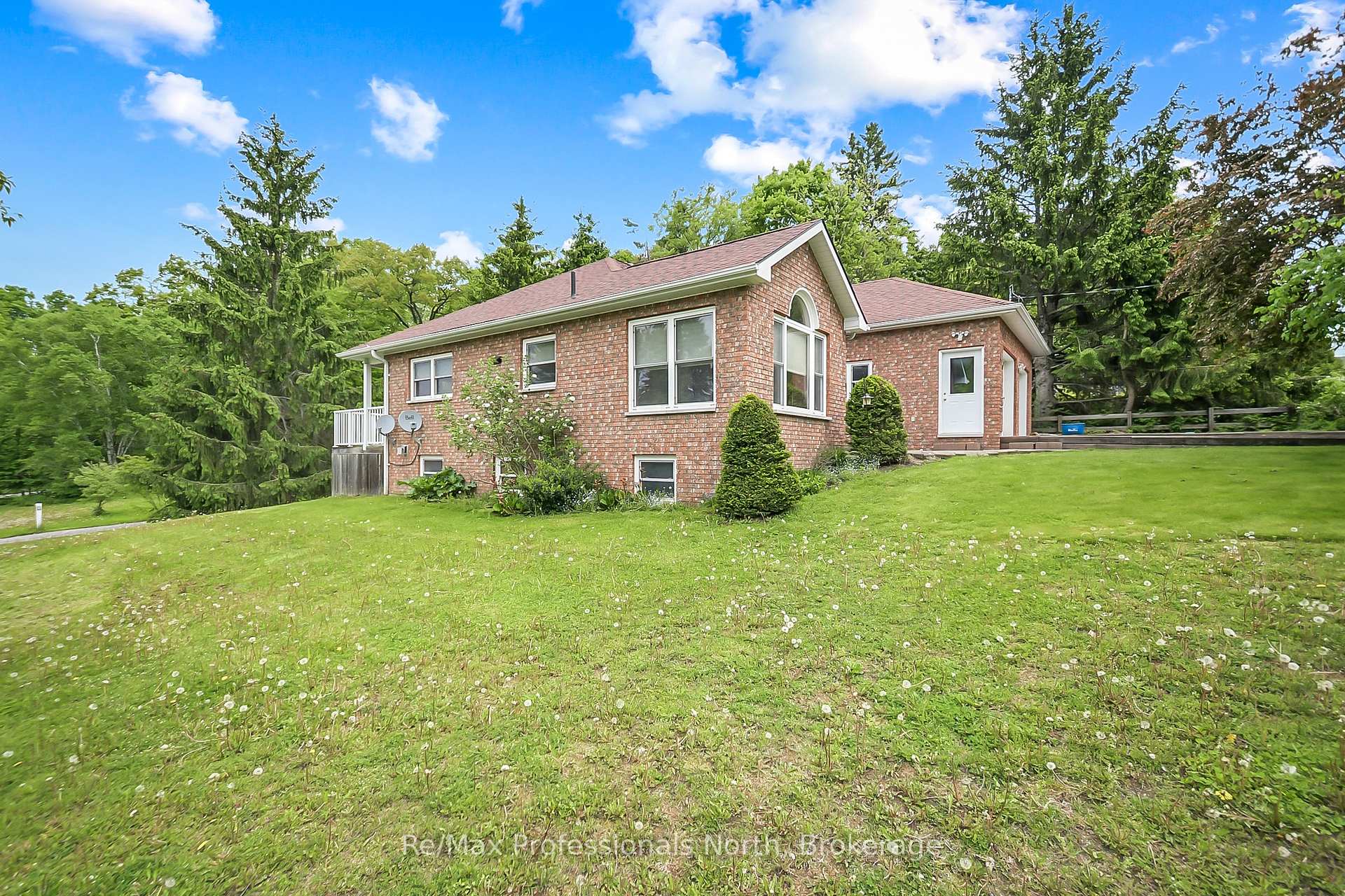 Photo 33 of 490 Brown Street, Gravenhurst, Muskoka (S) — HOMEH