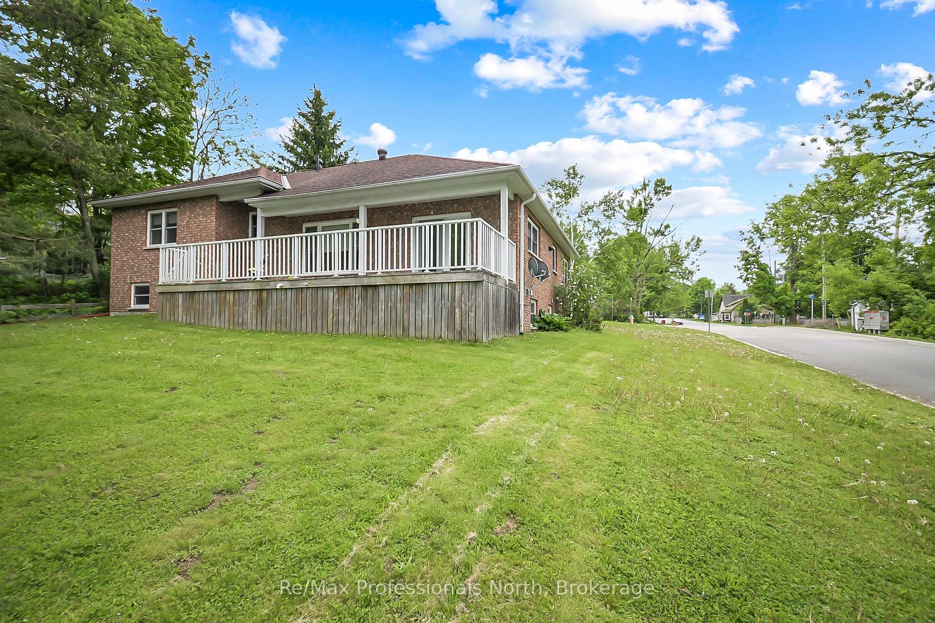 Photo 37 of 490 Brown Street, Gravenhurst, Muskoka (S) — HOMEH