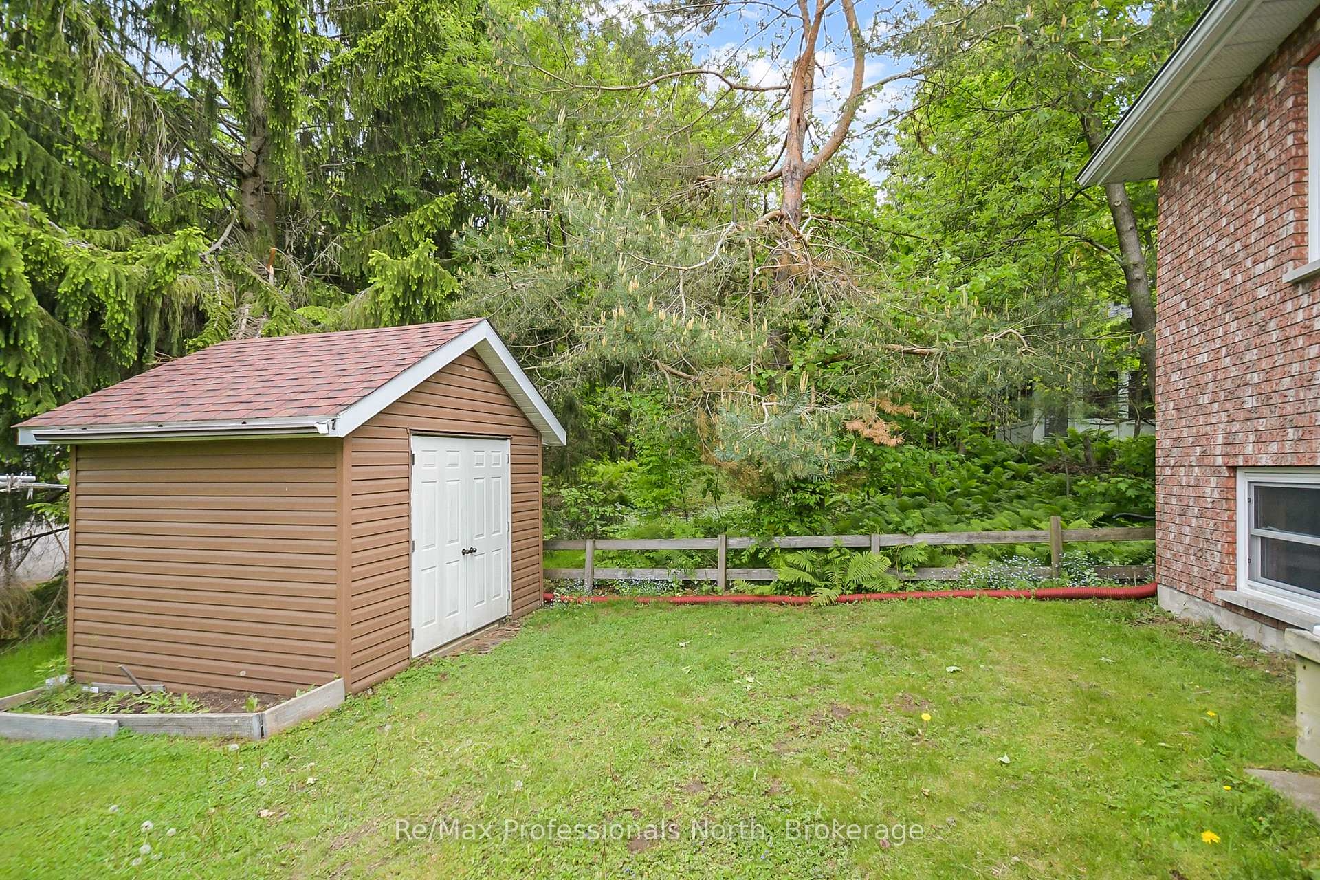 Photo 38 of 490 Brown Street, Gravenhurst, Muskoka (S) — HOMEH