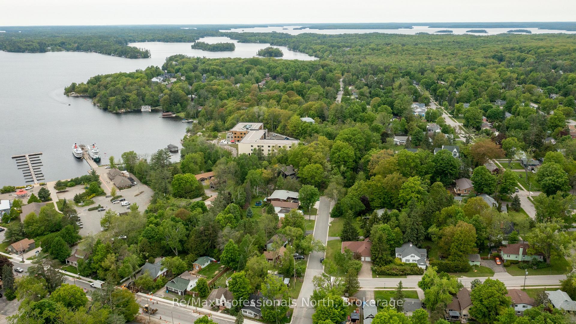 Photo 45 of 490 Brown Street, Gravenhurst, Muskoka (S) — HOMEH